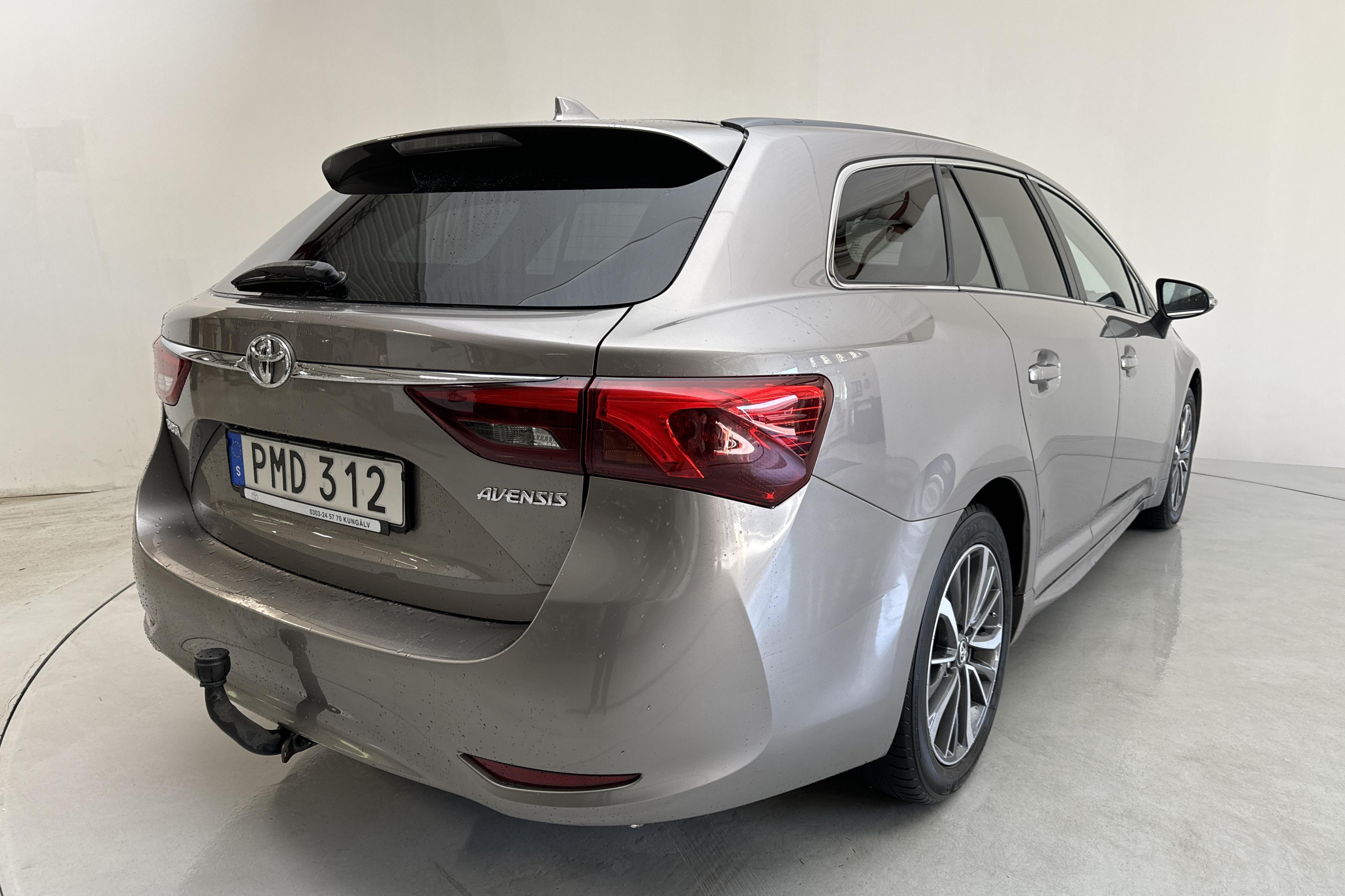 Toyota Avensis 1.6 D-4D Touring Sports (112hk) - 71 020 km - Manual - brown - 2016