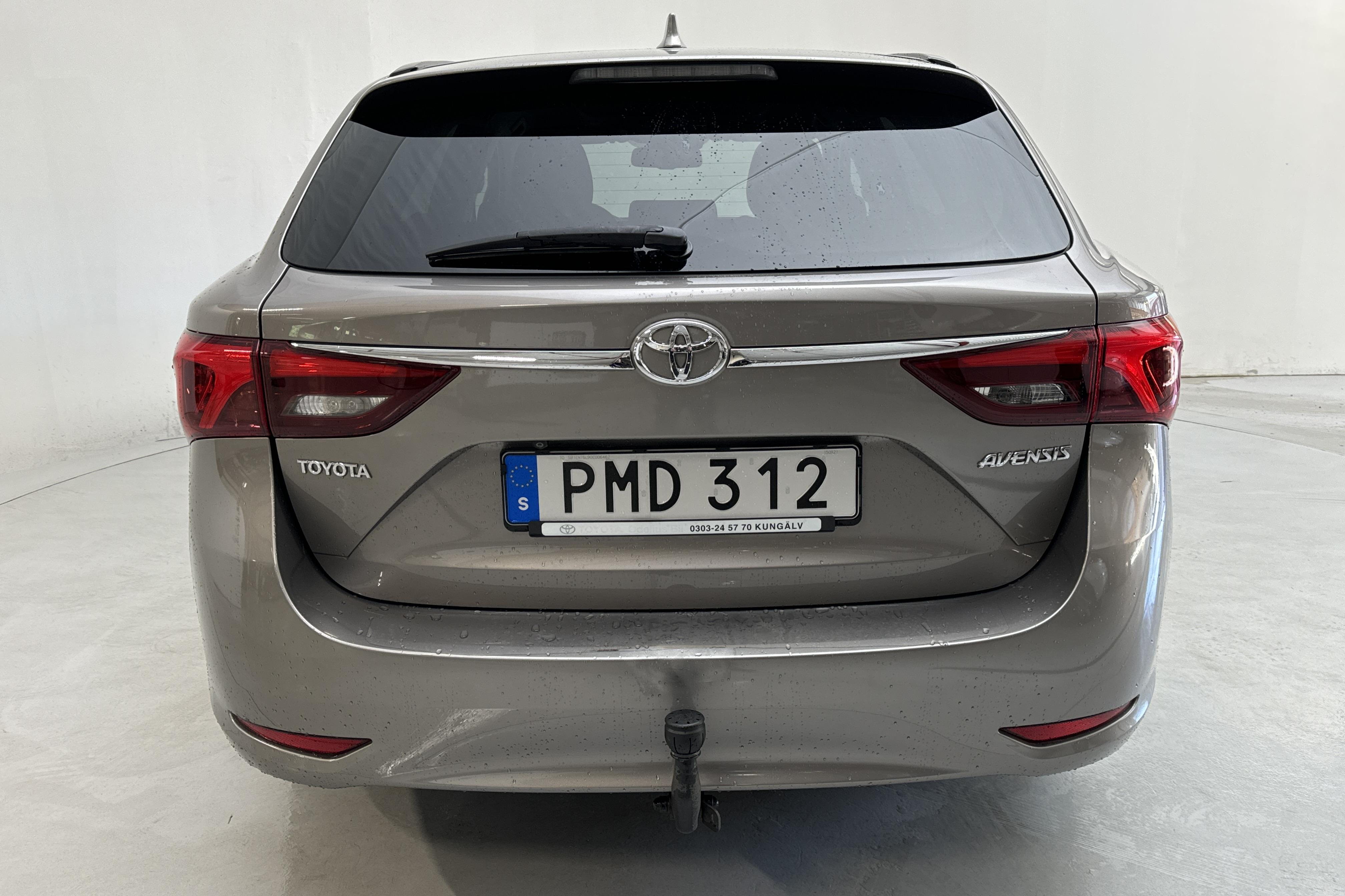 Toyota Avensis 1.6 D-4D Touring Sports (112hk) - 71 020 km - Käsitsi - pruun - 2016