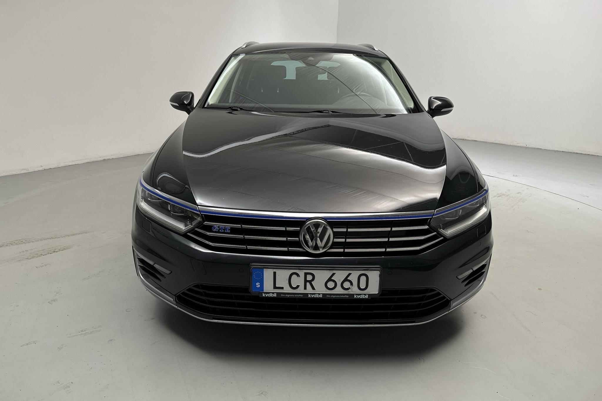 VW Passat 1.4 Plug-in-Hybrid Sportscombi (218hk) - 127 160 km - Automaattinen - musta - 2018