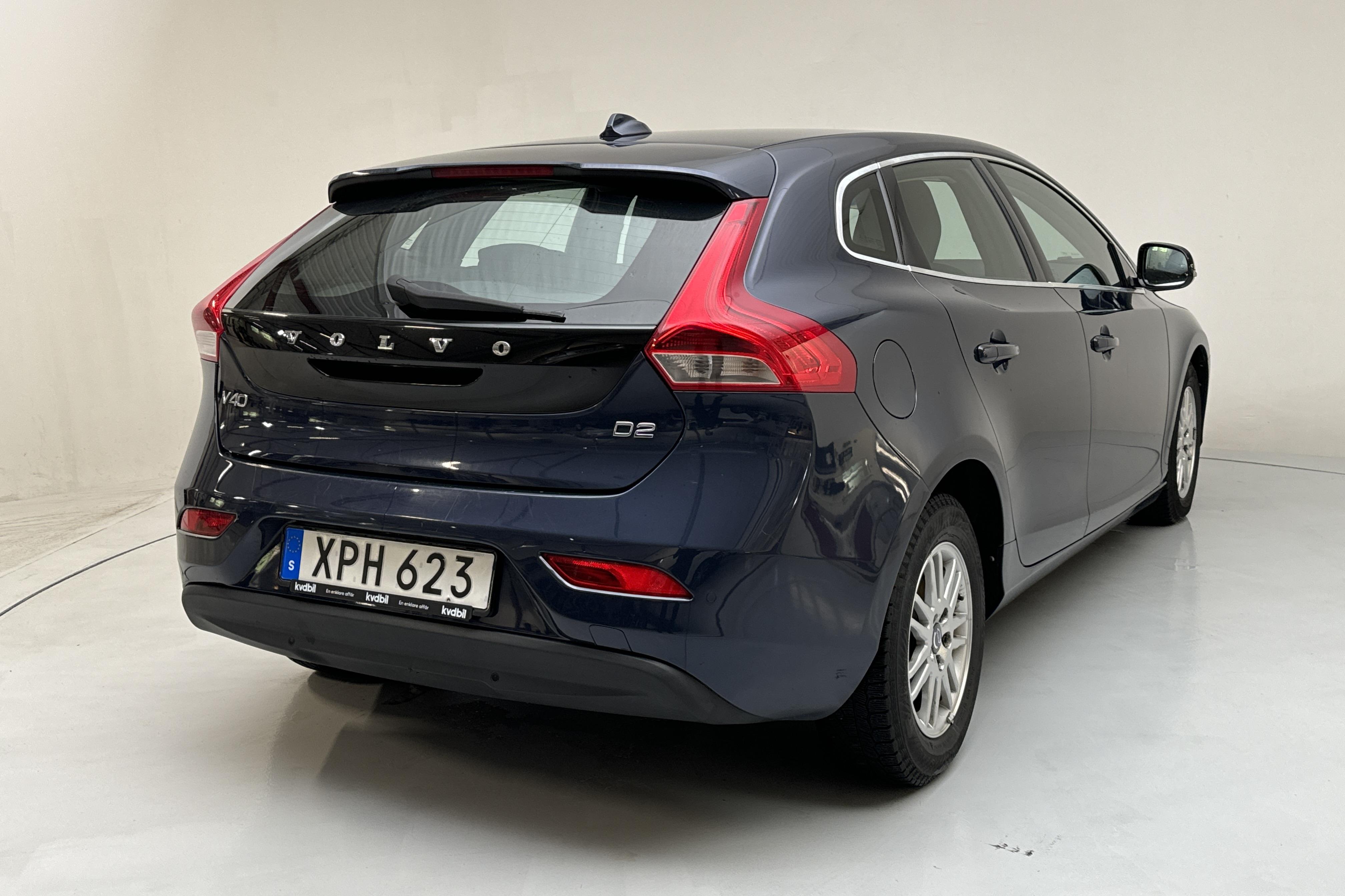 Volvo V40 D2 (115hk) - 212 440 km - Manualna - niebieski - 2015