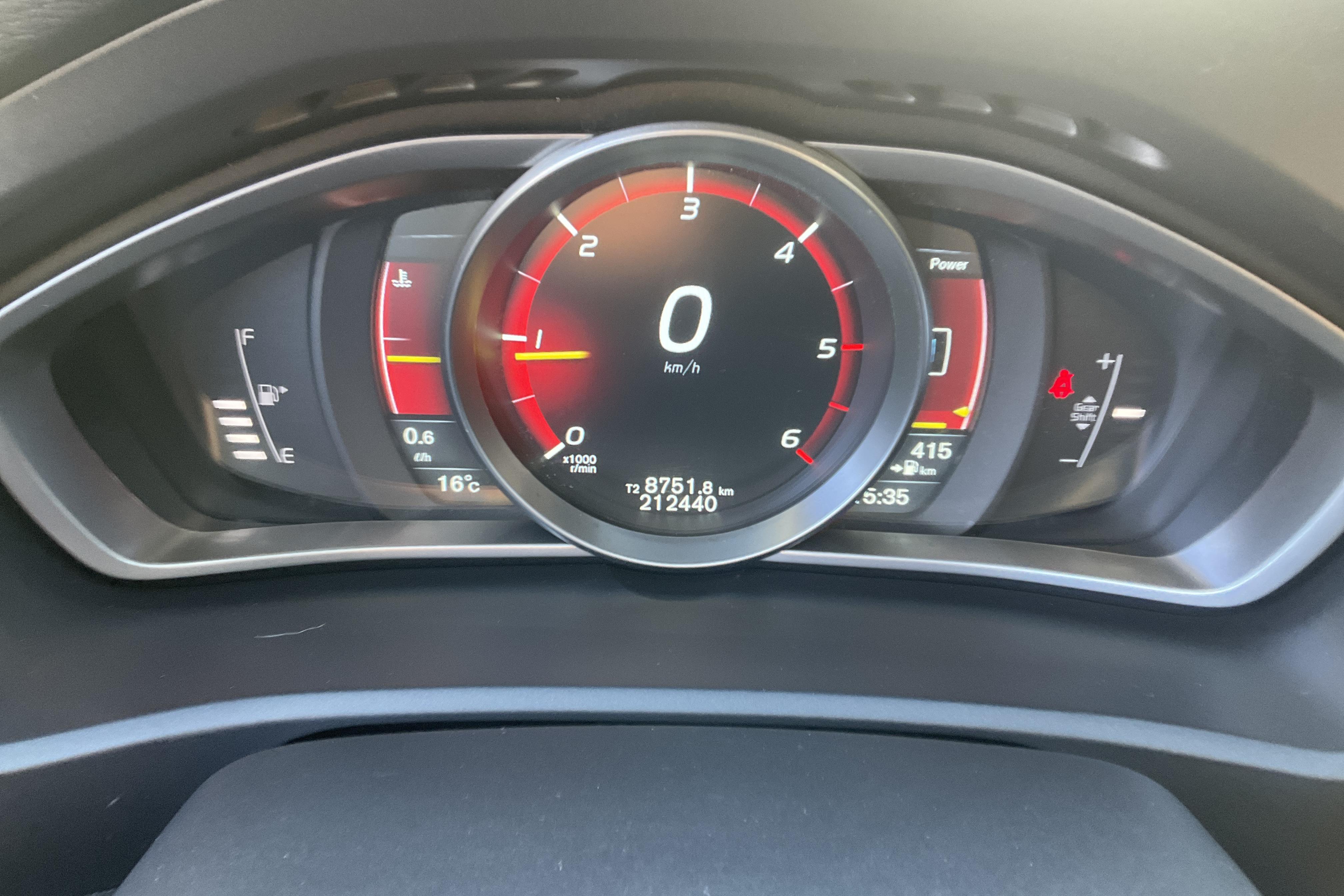 Volvo V40 D2 (115hk) - 212 440 km - Manualna - niebieski - 2015