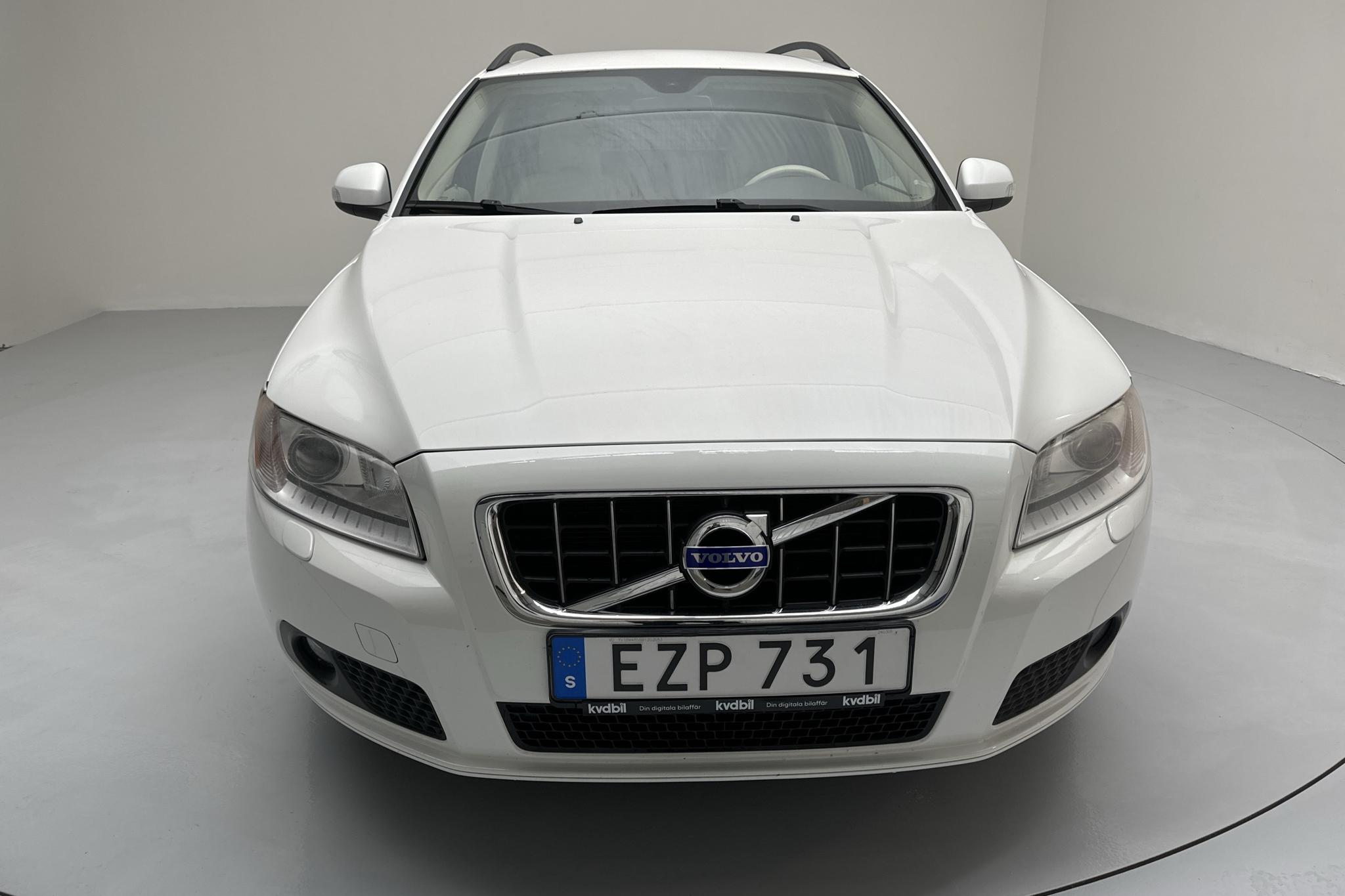 Volvo V70 II T4 (180hk) - 247 880 km - Automatyczna - biały - 2011