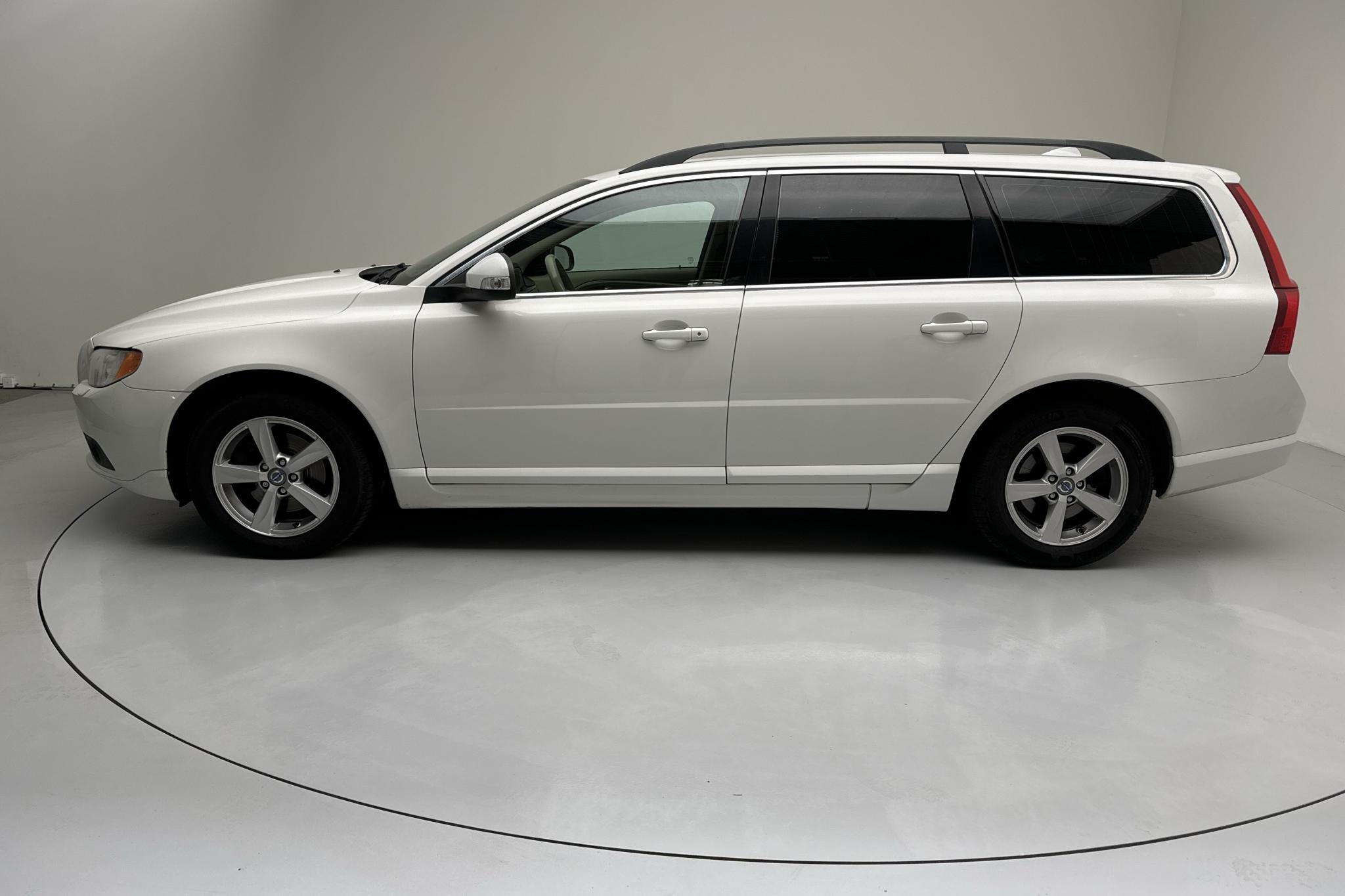 Volvo V70 II T4 (180hk) - 24 788 mil - Automat - vit - 2011