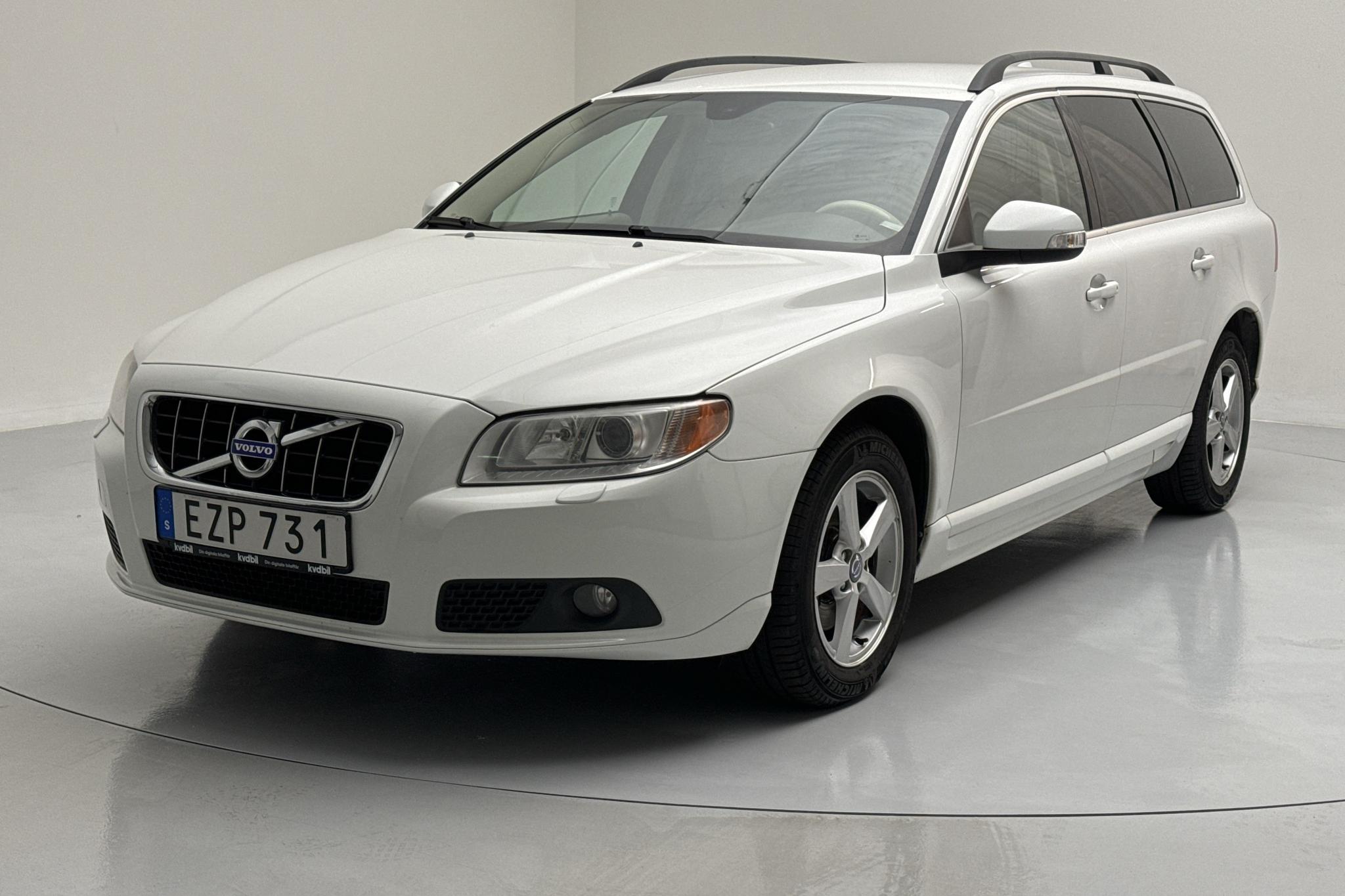 Volvo V70 II T4 (180hk) - 247 880 km - Automatyczna - biały - 2011