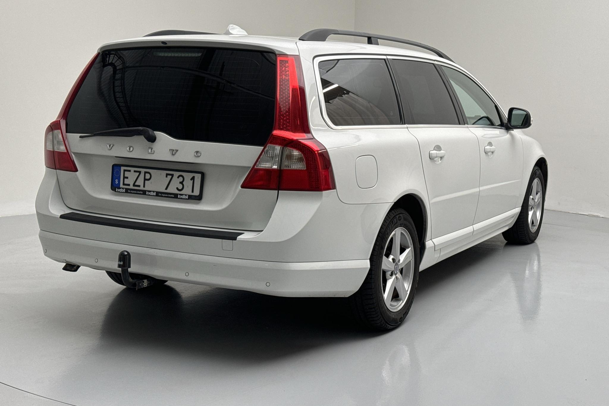 Volvo V70 II T4 (180hk) - 247 880 km - Automatyczna - biały - 2011