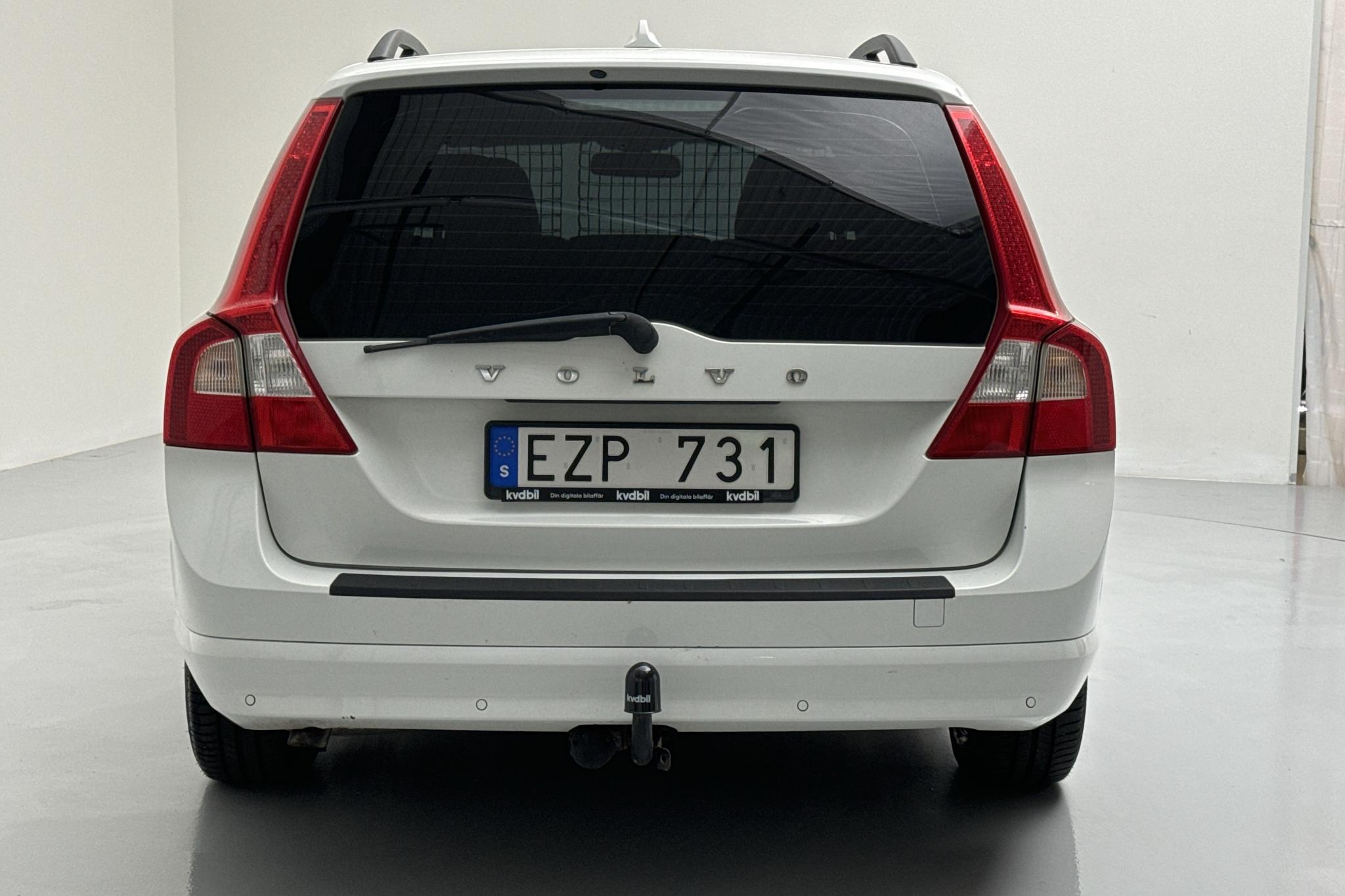 Volvo V70 II T4 (180hk) - 247 880 km - Automatyczna - biały - 2011