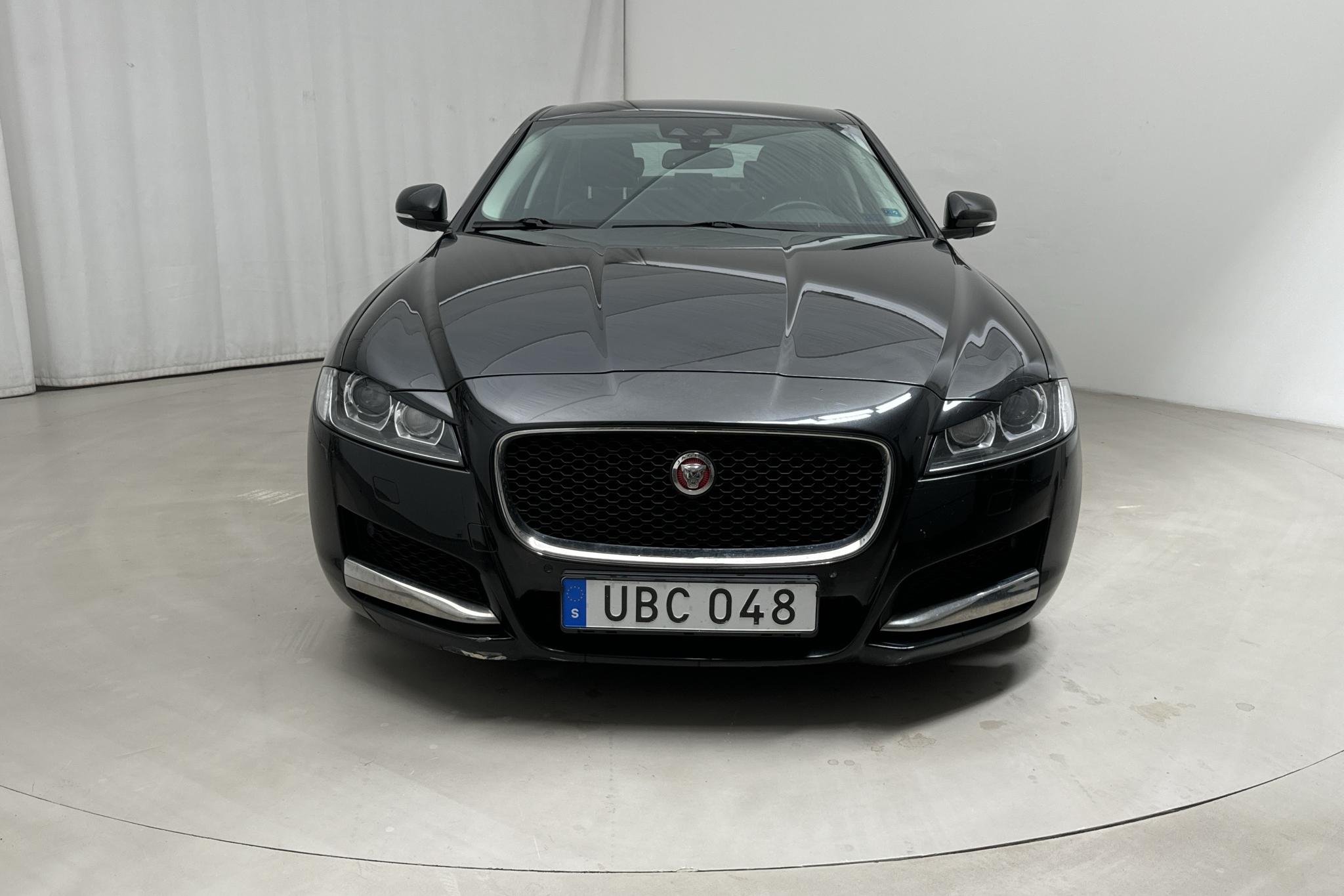 Jaguar XF 3.0D V6 Supercharged RWD (300hk) - 15 429 mil - Automat - svart - 2016