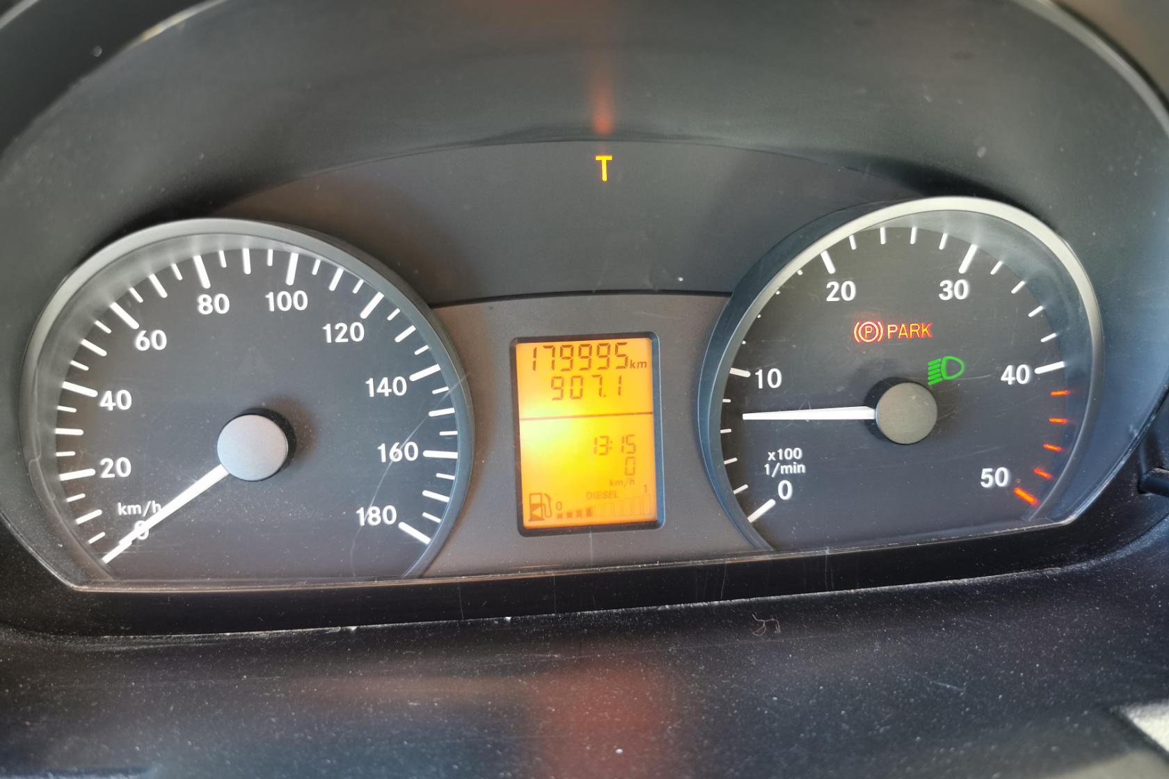 Mercedes Sprinter 518 CDI - 179 995 km - Manuell - vit - 2008