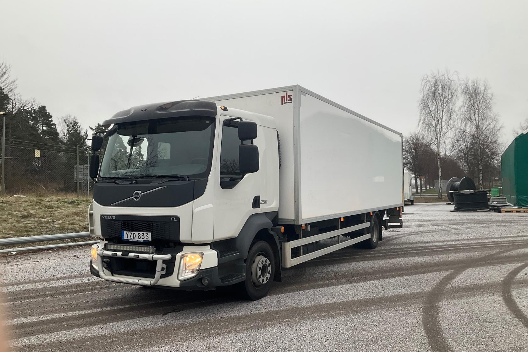 Volvo FL250 - 261 982 km - Automat - vit - 2017