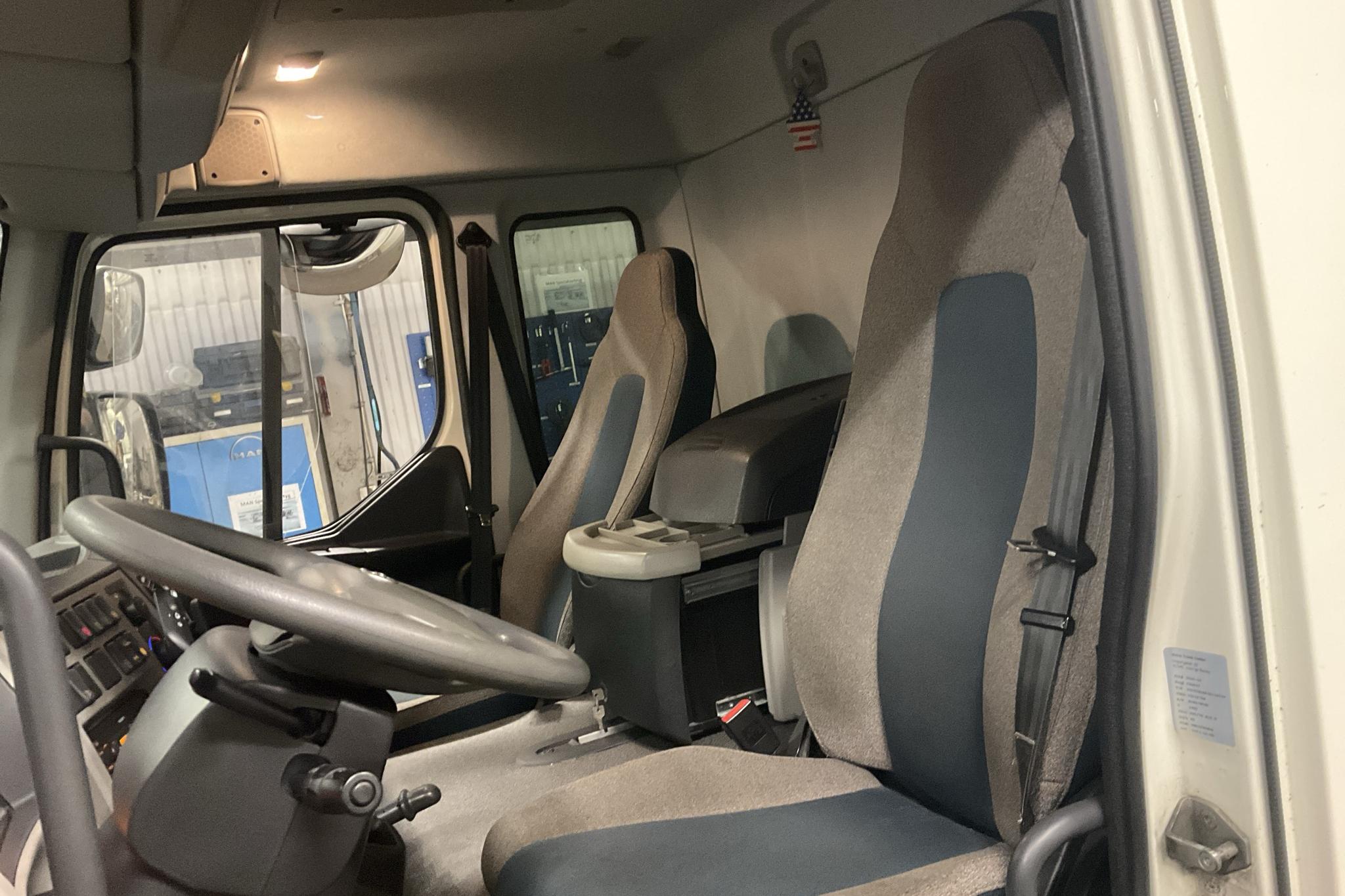 Volvo FL250 - 261 982 km - Automaatne - valge - 2017