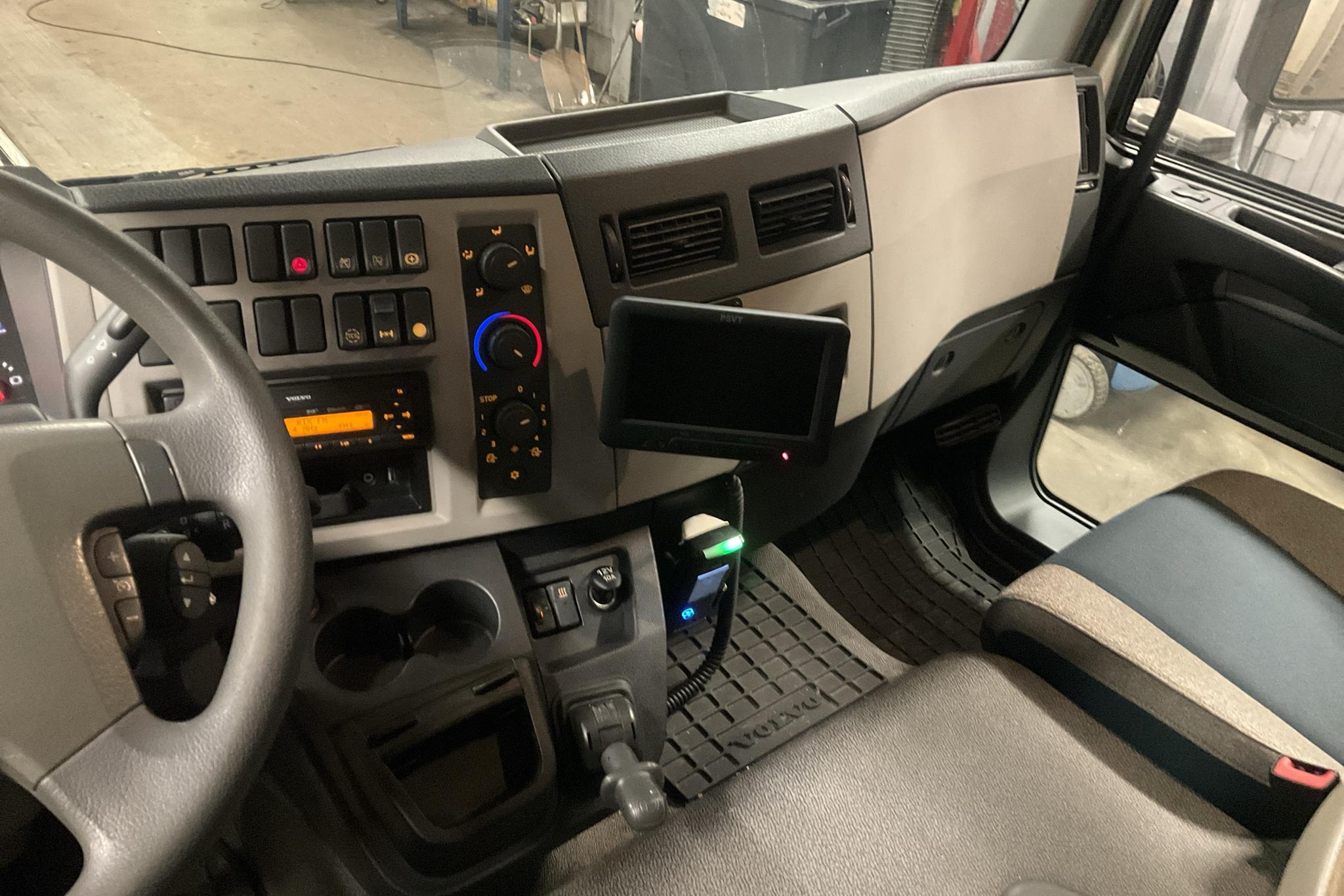 Volvo FL250 - 261 982 km - Automaatne - valge - 2017