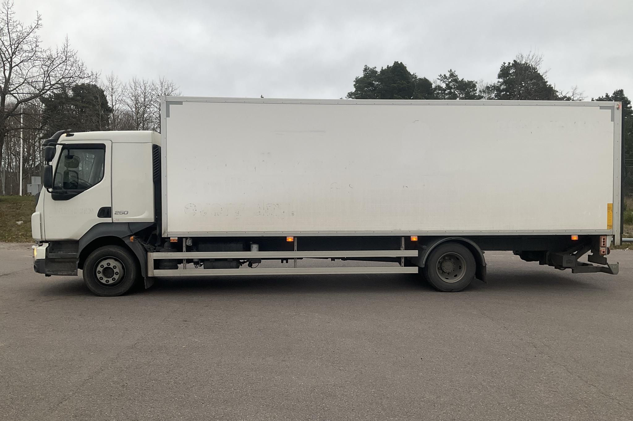 Volvo FL250 - 261 982 km - Automaatne - valge - 2017