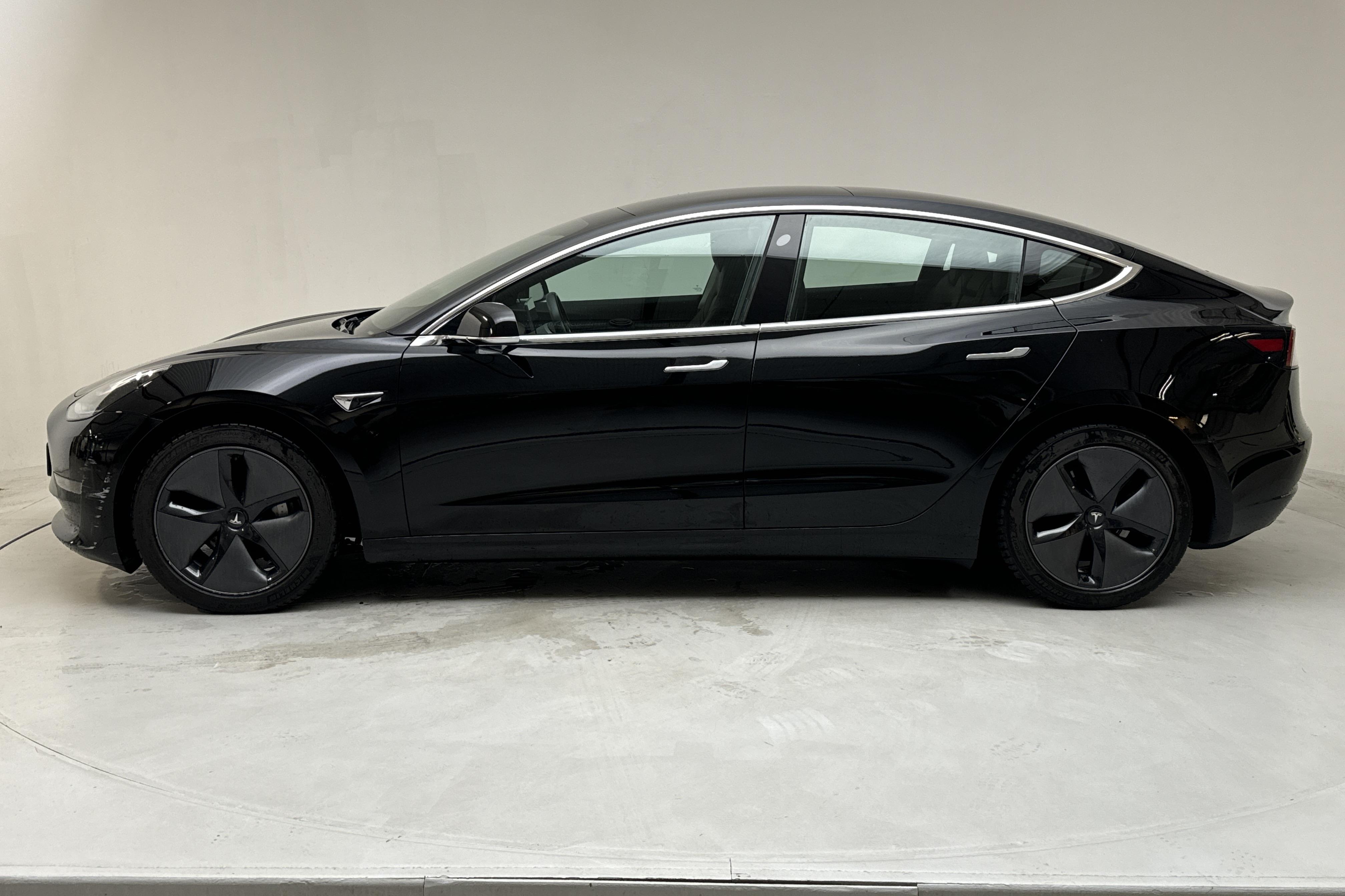 Tesla Model 3 Long Range Dual Motor AWD - 58 990 km - Automaatne - must - 2019