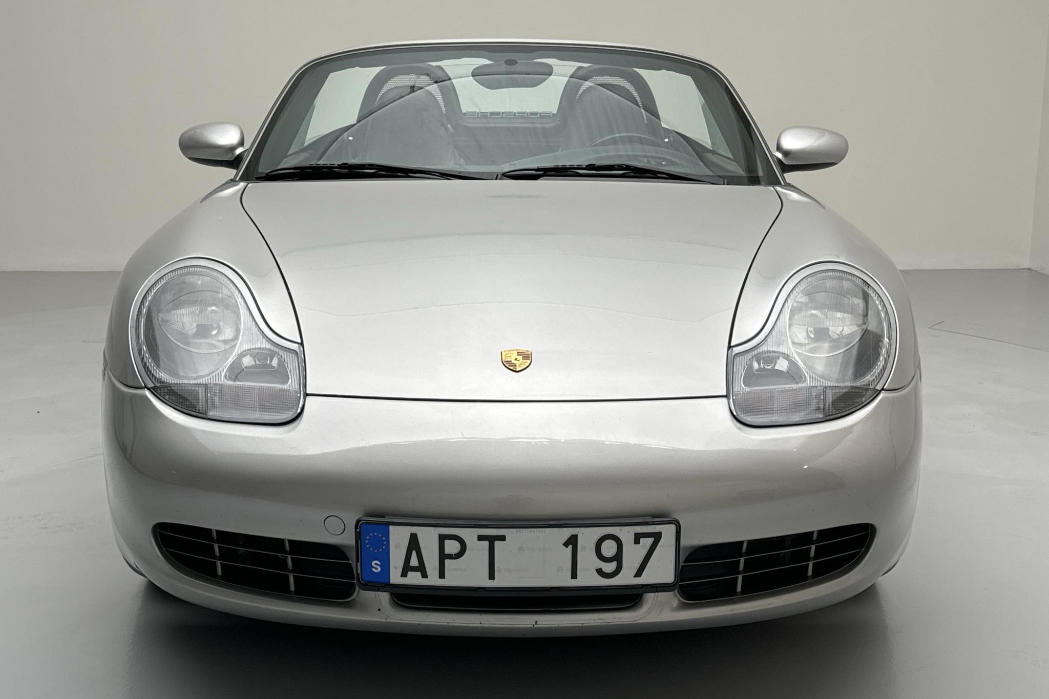 Porsche Boxster S 3.2 (252hk) - 10 822 mil - Manuell - silver - 2001