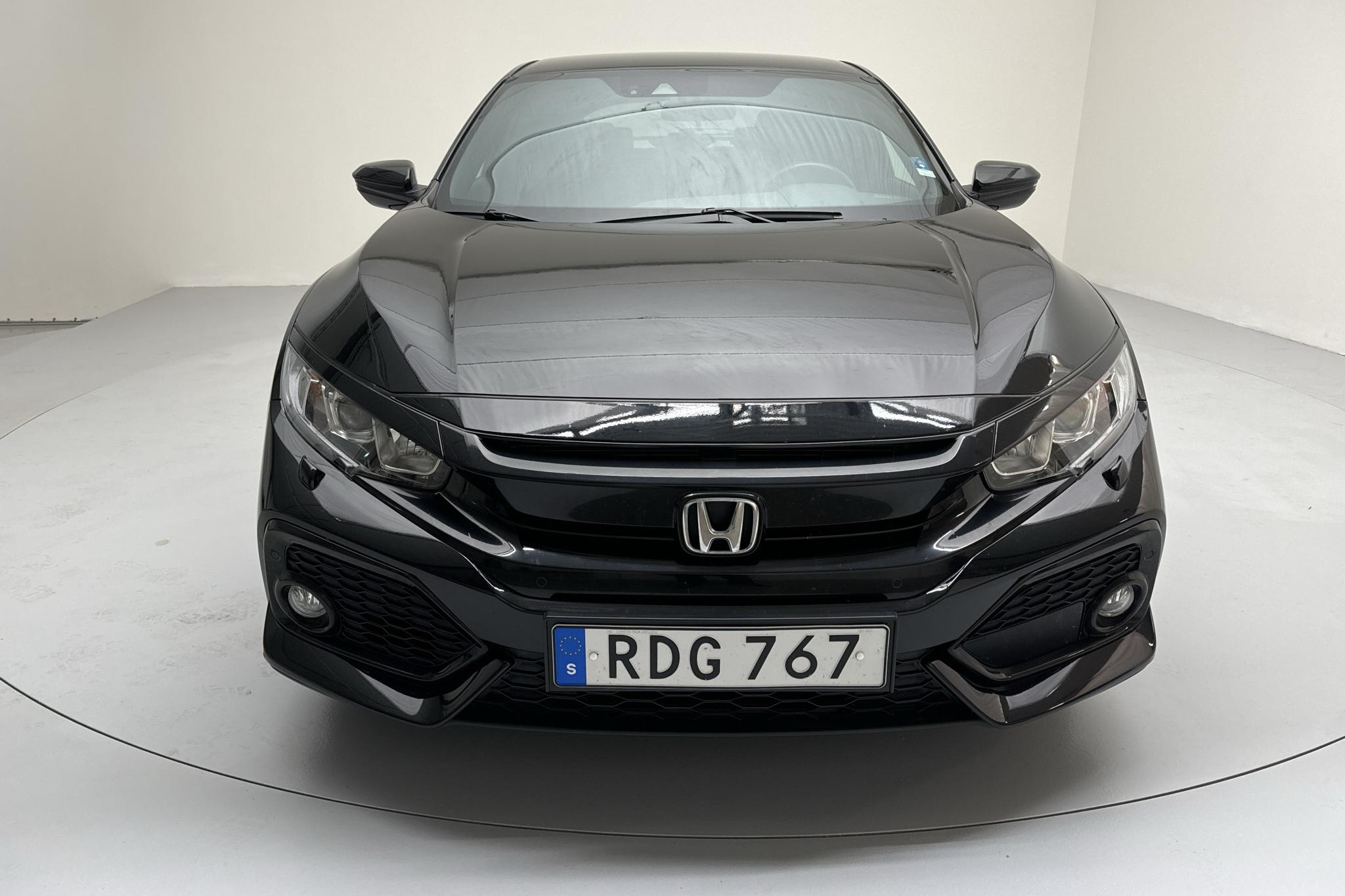 Honda Civic 1.0 i-VTEC 5dr (126hk) - 49 350 km - Manualna - czarny - 2019