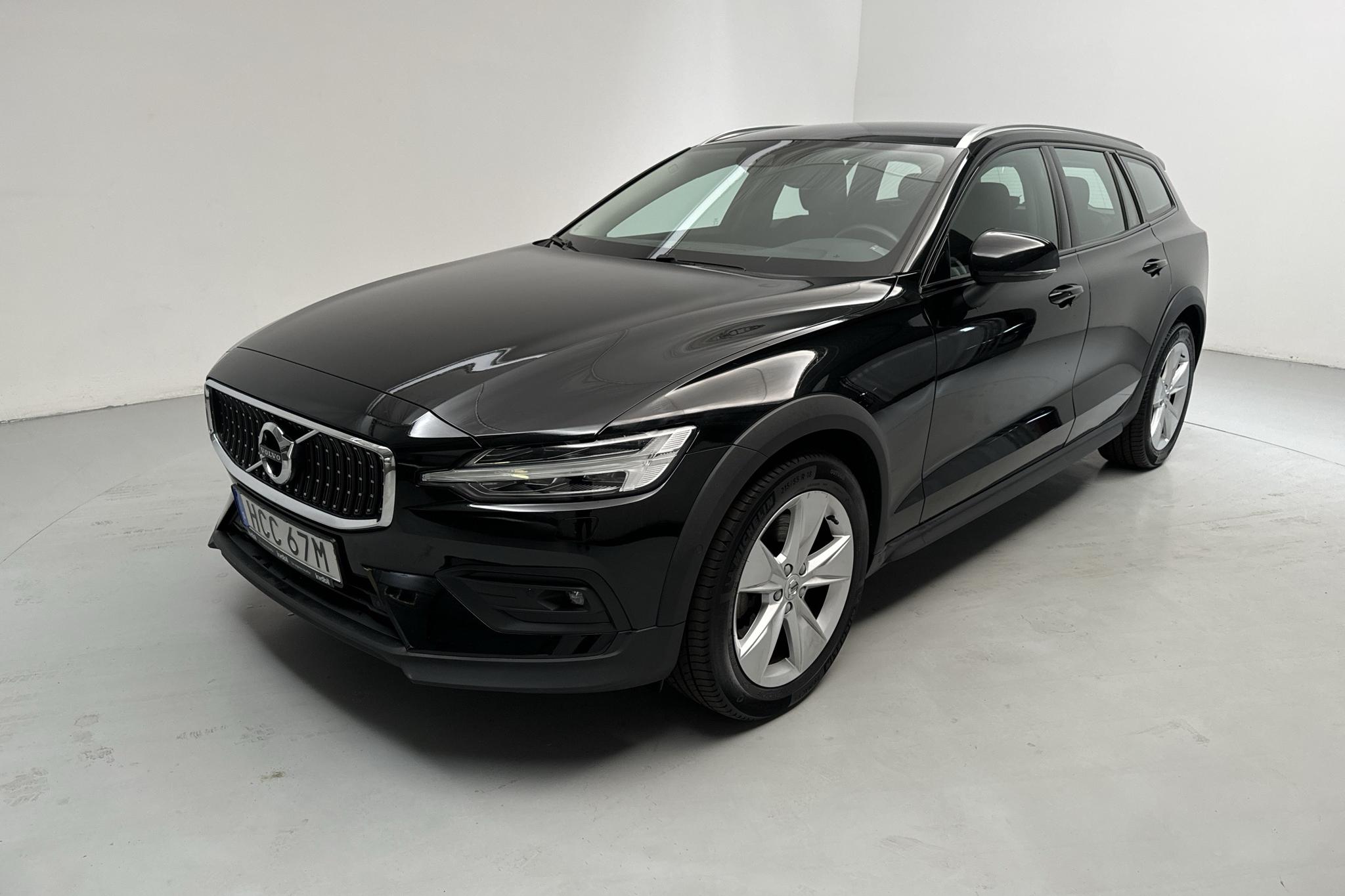 Volvo V60 D4 Cross Country AWD (190hk) - 42 450 km - Automaattinen - musta - 2020