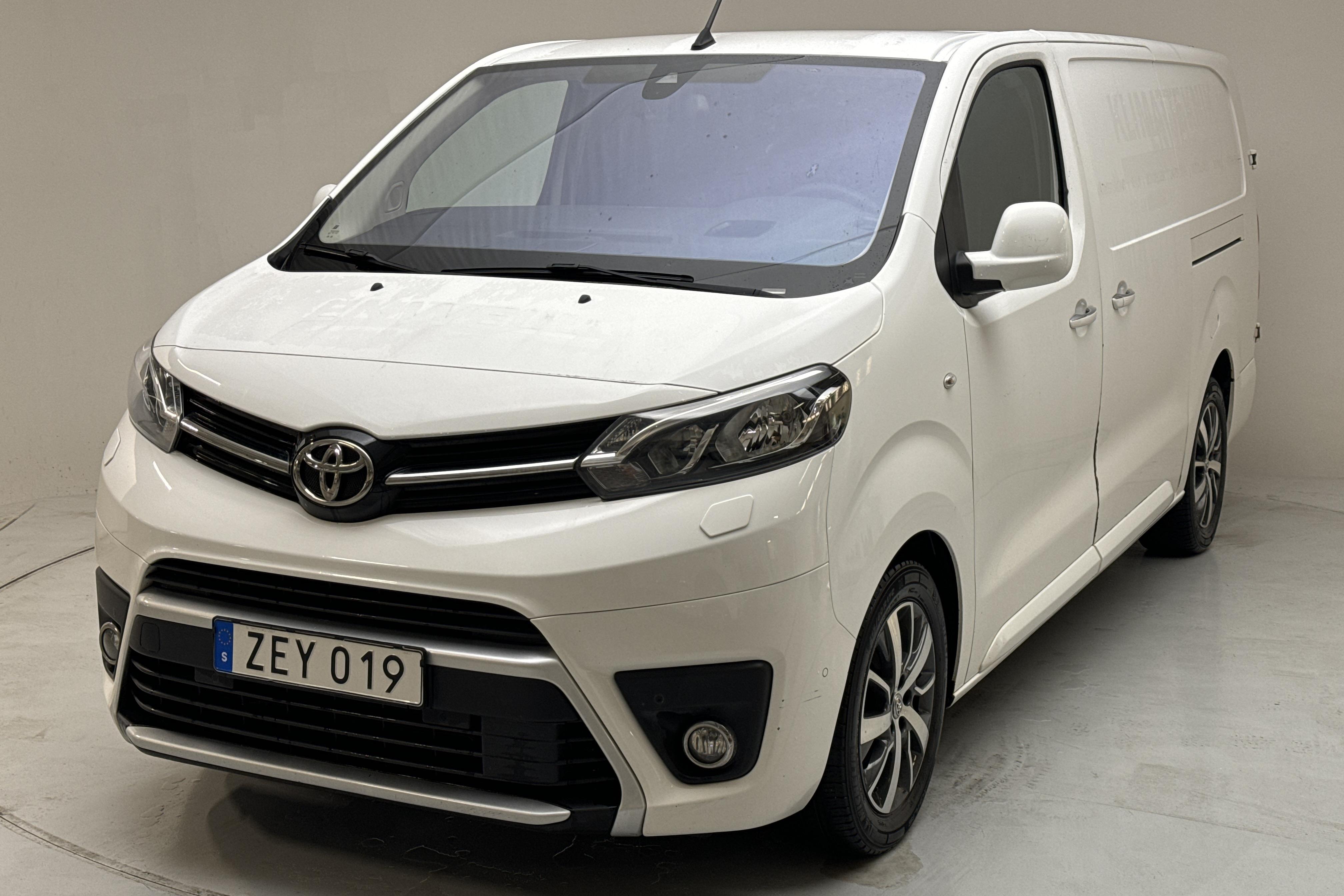 Toyota PROACE 2.0D (180hk) - 129 870 km - Automaatne - valge - 2018