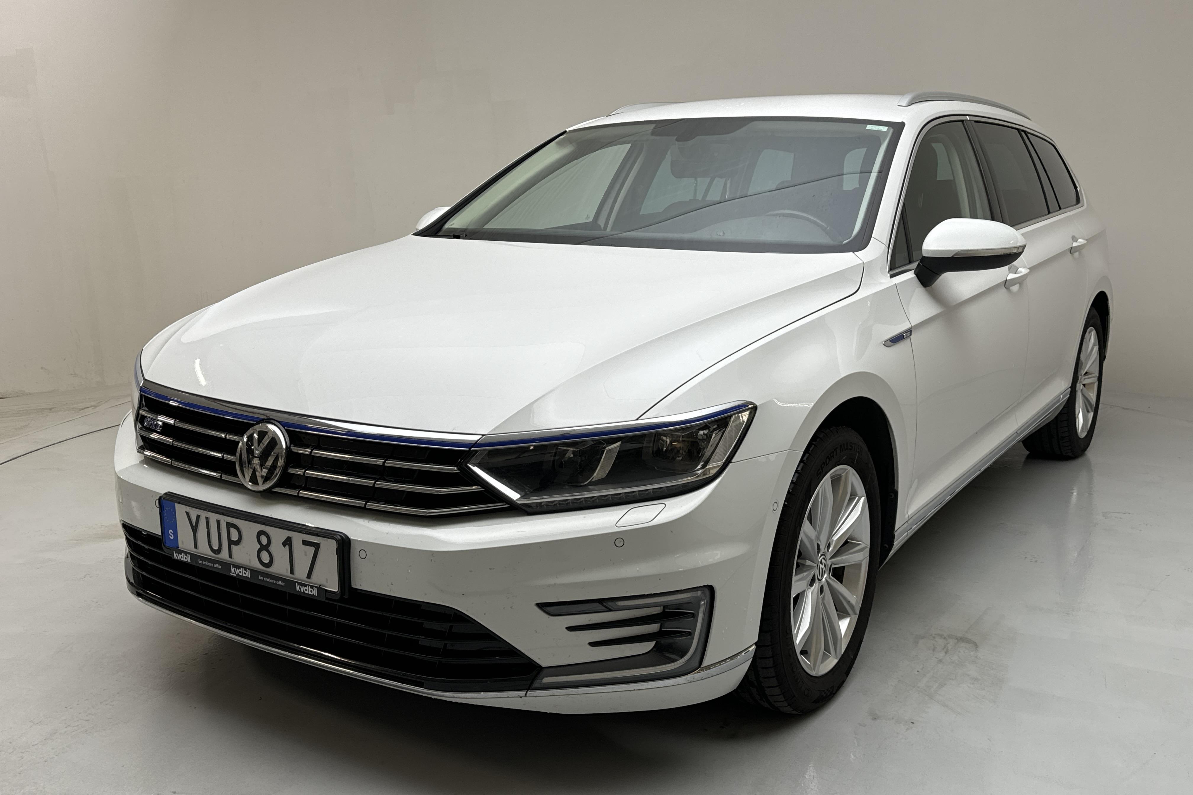 VW Passat 1.4 Plug-in-Hybrid Sportscombi (218hk) - 117 250 km - Automaattinen - valkoinen - 2018