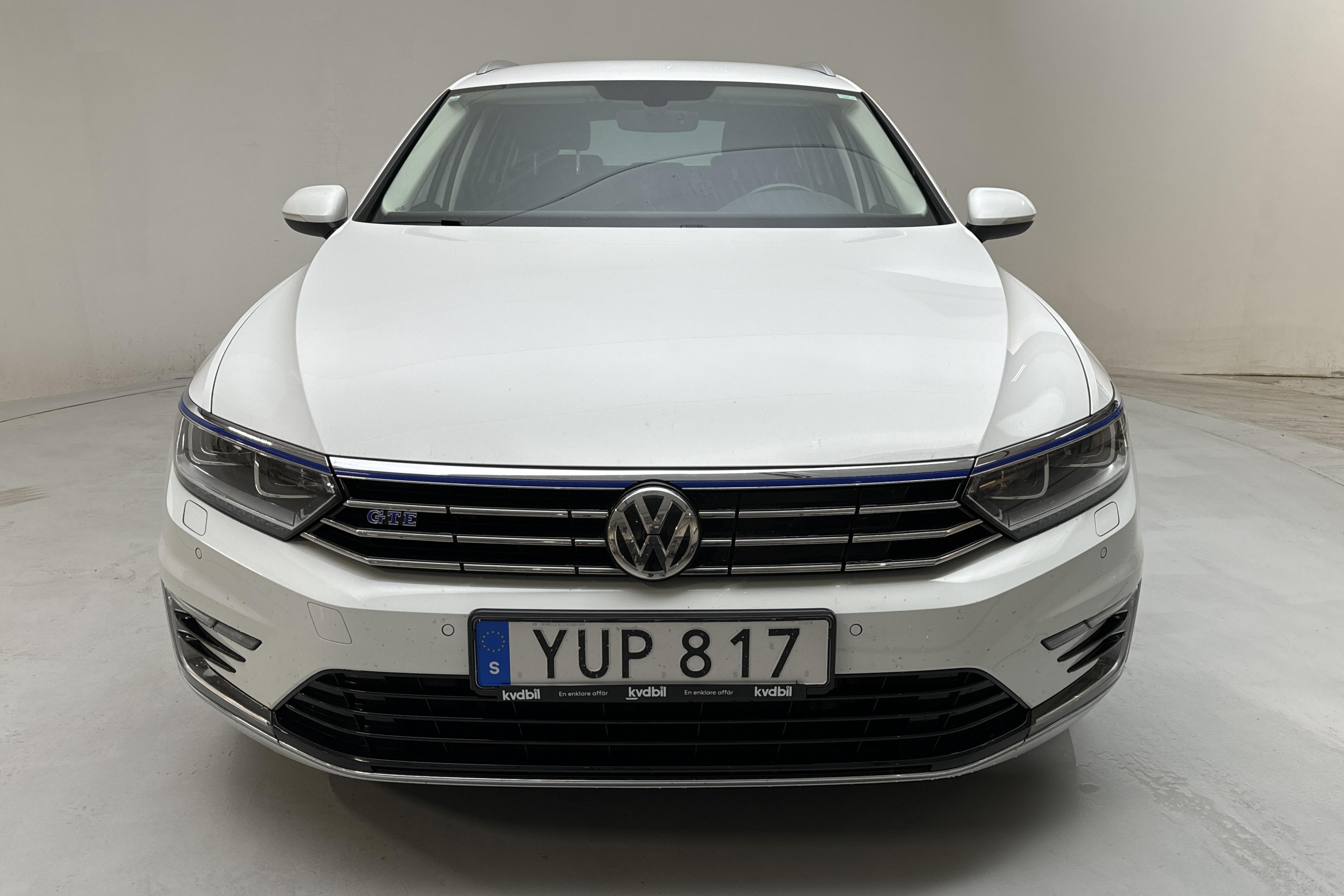 VW Passat 1.4 Plug-in-Hybrid Sportscombi (218hk) - 117 250 km - Automaattinen - valkoinen - 2018