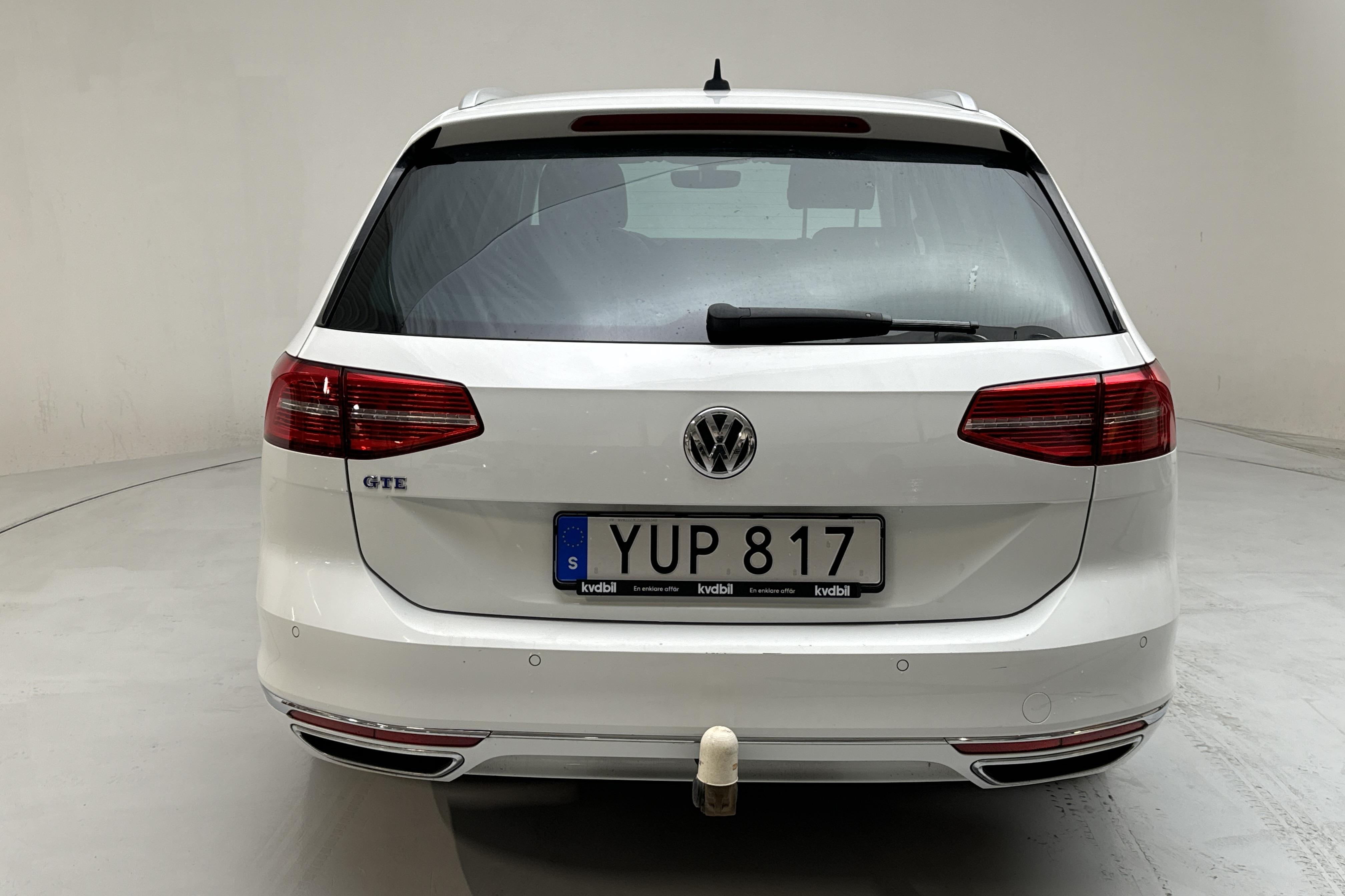 VW Passat 1.4 Plug-in-Hybrid Sportscombi (218hk) - 117 250 km - Automatic - white - 2018