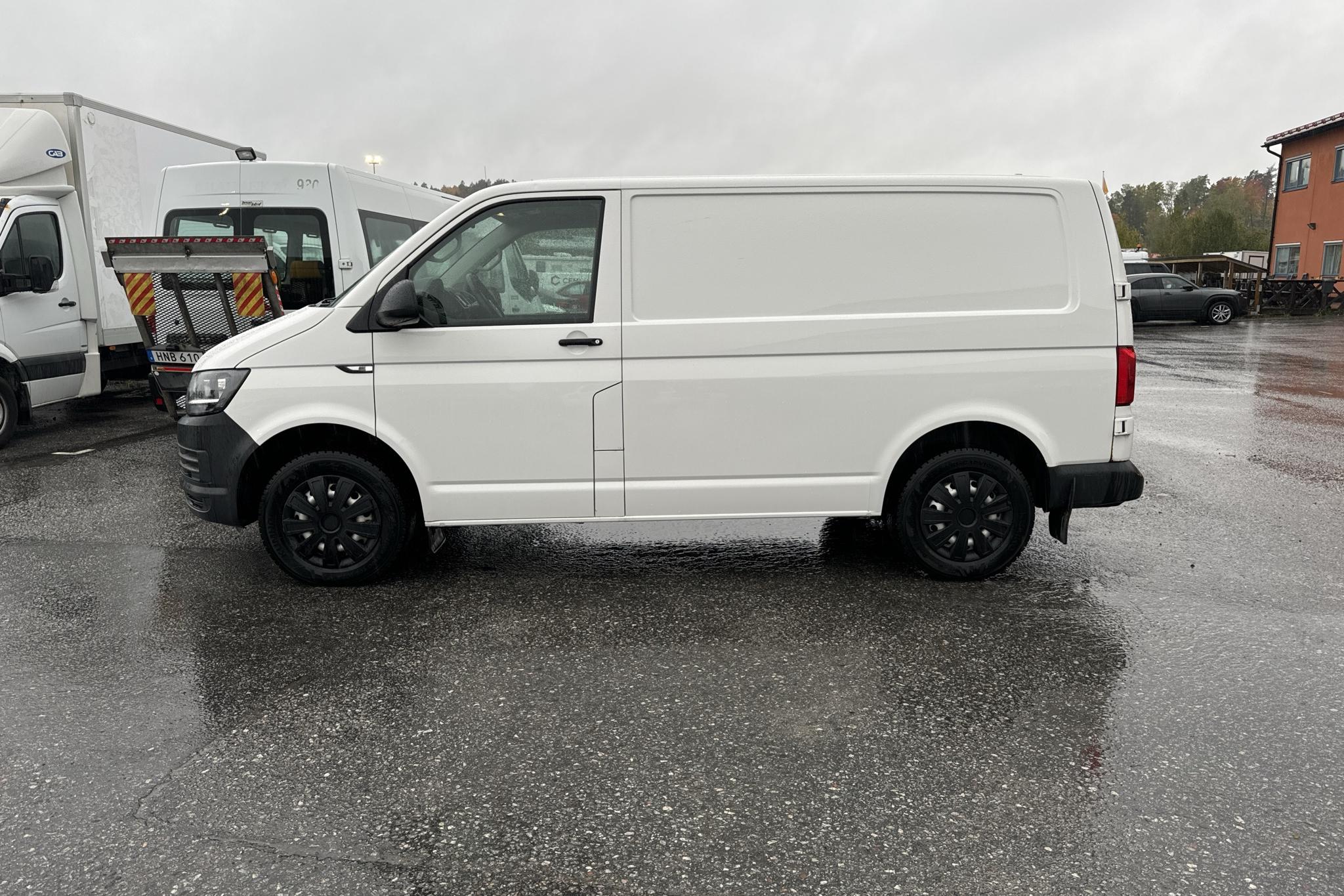 VW Transporter T6 2.0 TDI BMT Skåp (150hk) - 15 741 mil - Automat - vit - 2018