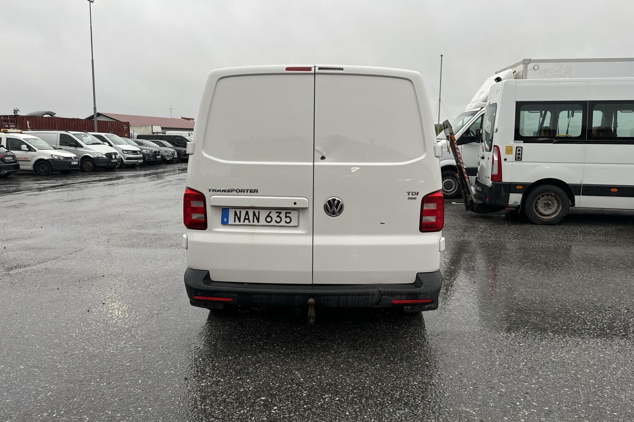 VW Transporter T6 2.0 TDI BMT Skåp (150hk) - 157 410 km - Automatic - white - 2018