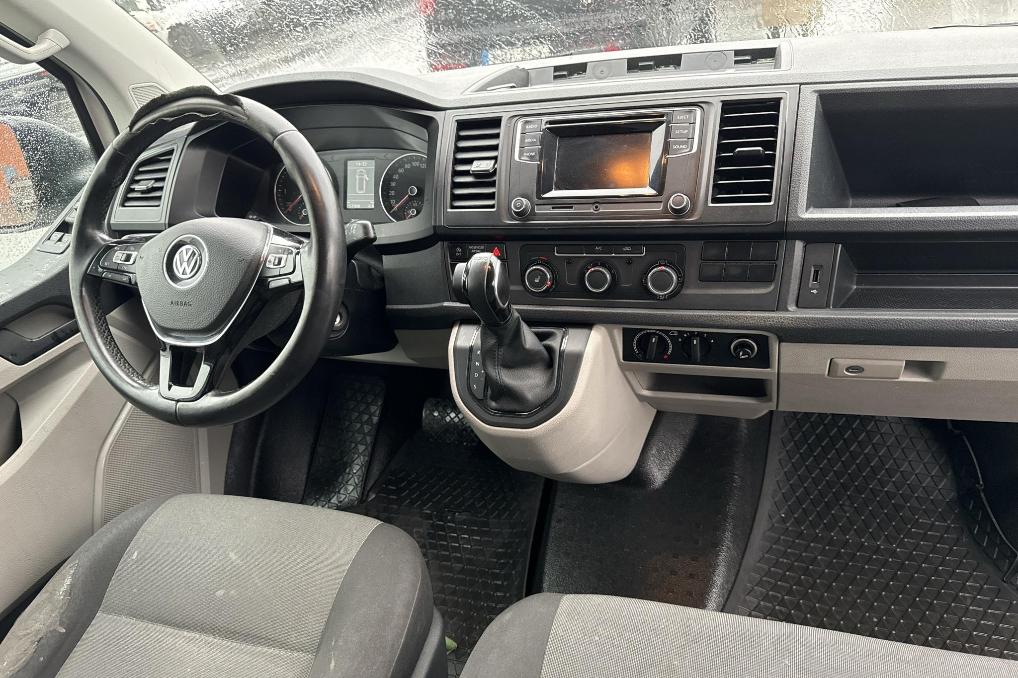 VW Transporter T6 2.0 TDI BMT Skåp (150hk) - 15 741 mil - Automat - vit - 2018