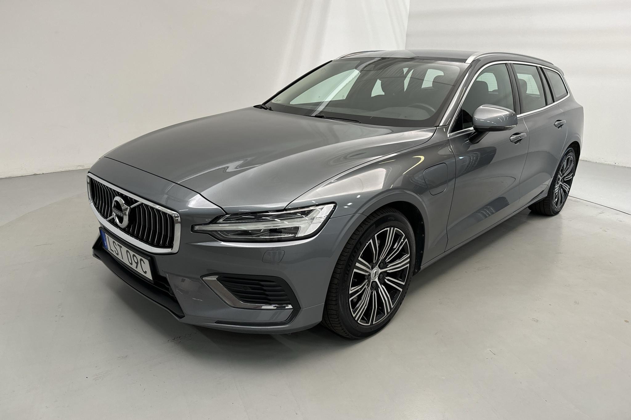 Volvo V60 T6 AWD Twin Engine (340hk) - 109 890 km - Automaatne - hall - 2021