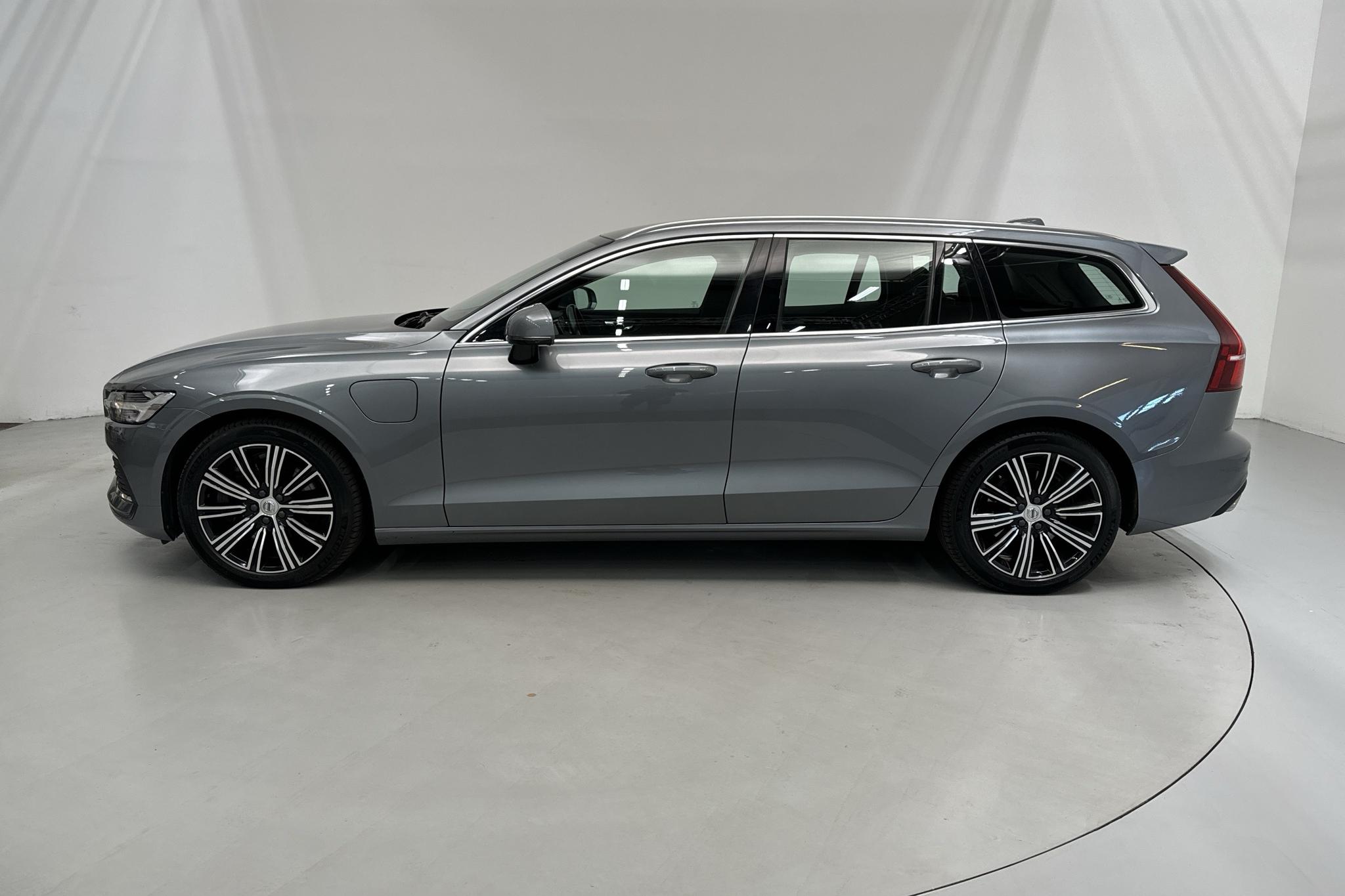 Volvo V60 T6 AWD Twin Engine (340hk) - 109 890 km - Automaatne - hall - 2021