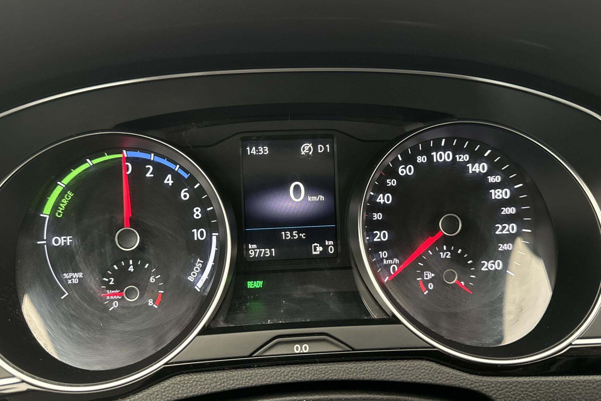 VW Passat 1.4 Plug-in-Hybrid Sportscombi (218hk) - 97 730 km - Automatyczna - biały - 2018