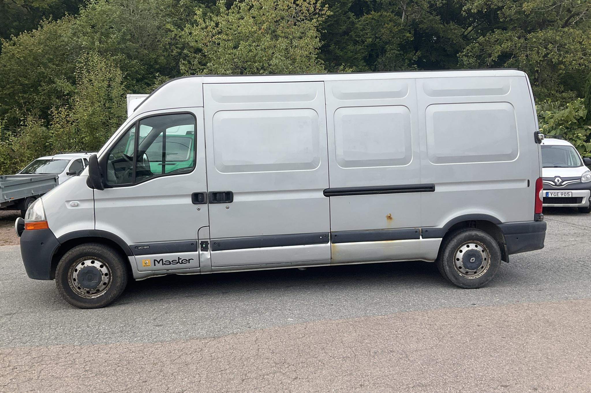 Renault Master 2.5 dCi Skåp (120hk) - 289 550 km - Manual - silver - 2010