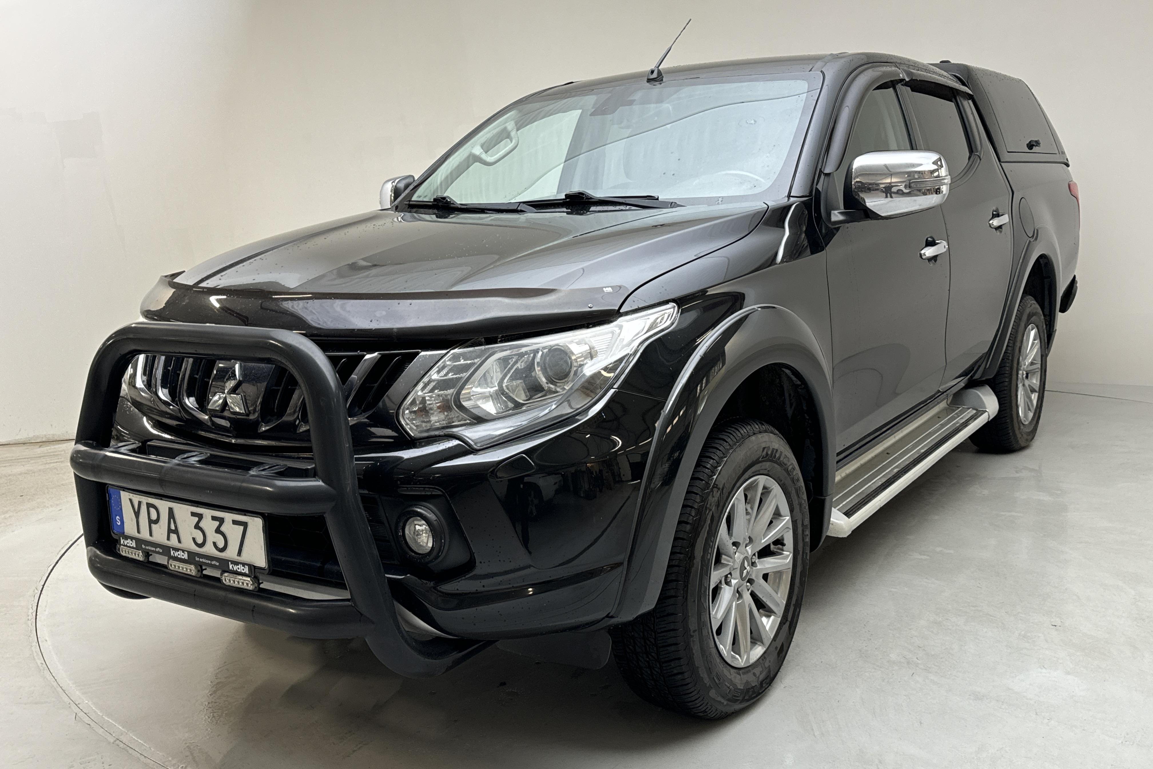 Mitsubishi L200 2.4 DI-D (181hk) - 14 532 mil - Automat - svart - 2017