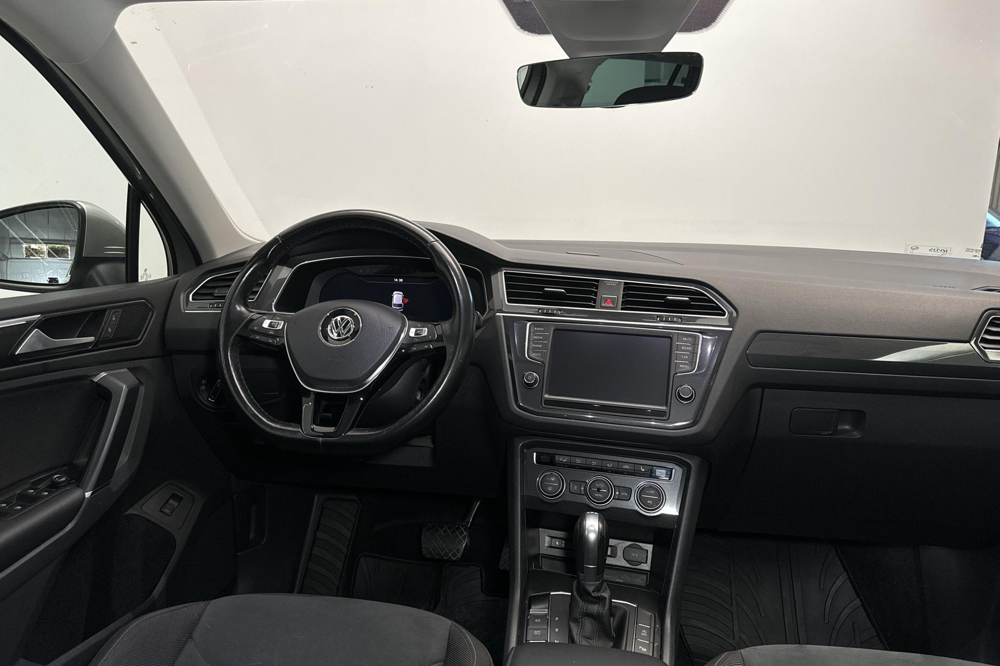 VW Tiguan 2.0 TDI 4MOTION (190hk) - 139 890 km - Automaatne - hõbe - 2017