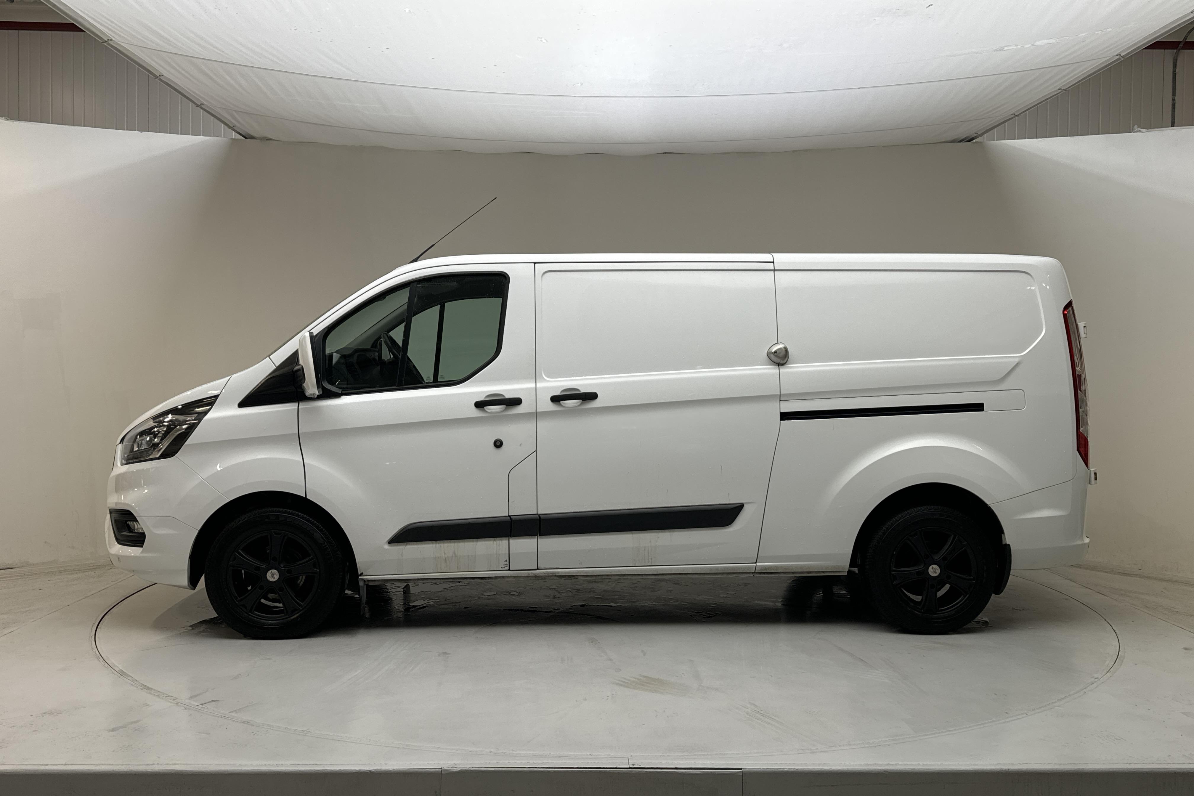 Ford Transit Custom 300 (130hk) - 135 790 km - Automatyczna - biały - 2018