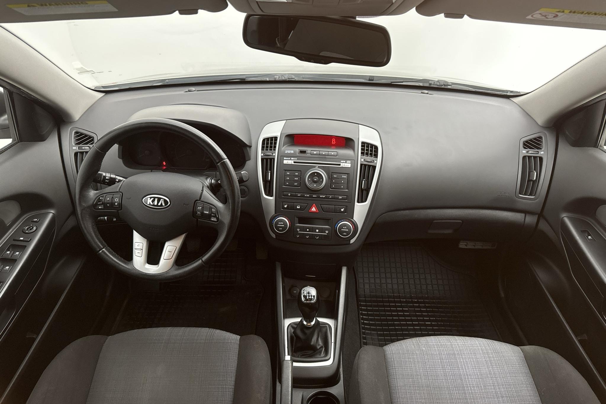 KIA Cee'd 1.6 CRDi SW (128hk) - 139 600 km - Käsitsi - hõbe - 2011