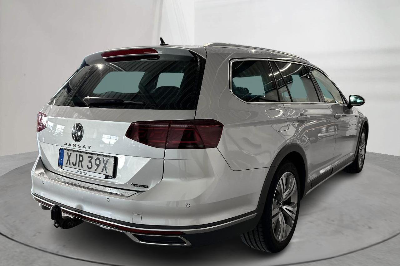 VW Passat Alltrack 2.0 TDI Sportscombi 4Motion (200hk) - 179 350 km - Automatyczna - srebro - 2021