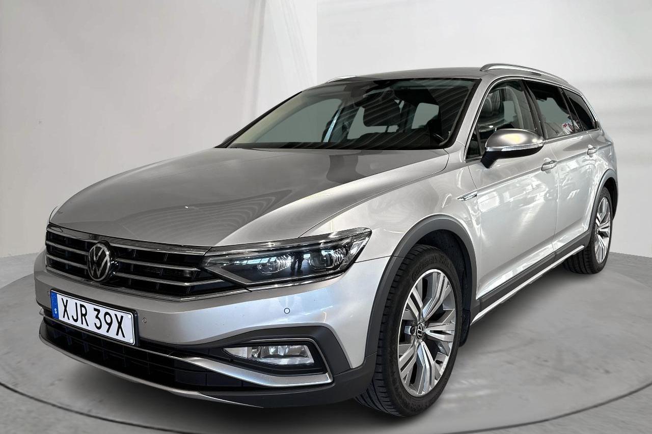 VW Passat Alltrack 2.0 TDI Sportscombi 4Motion (200hk) - 179 350 km - Automatyczna - srebro - 2021