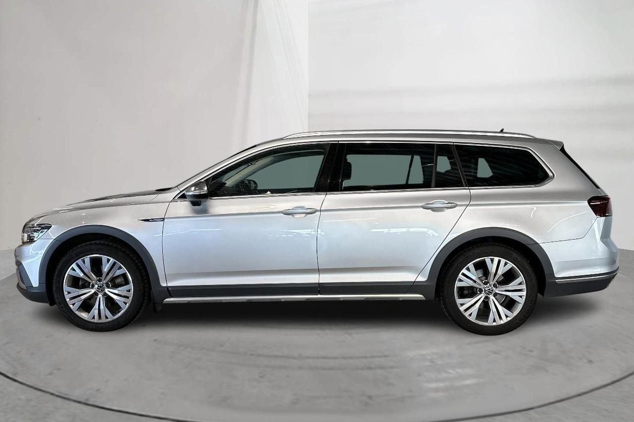 VW Passat Alltrack 2.0 TDI Sportscombi 4Motion (200hk) - 17 935 mil - Automat - silver - 2021