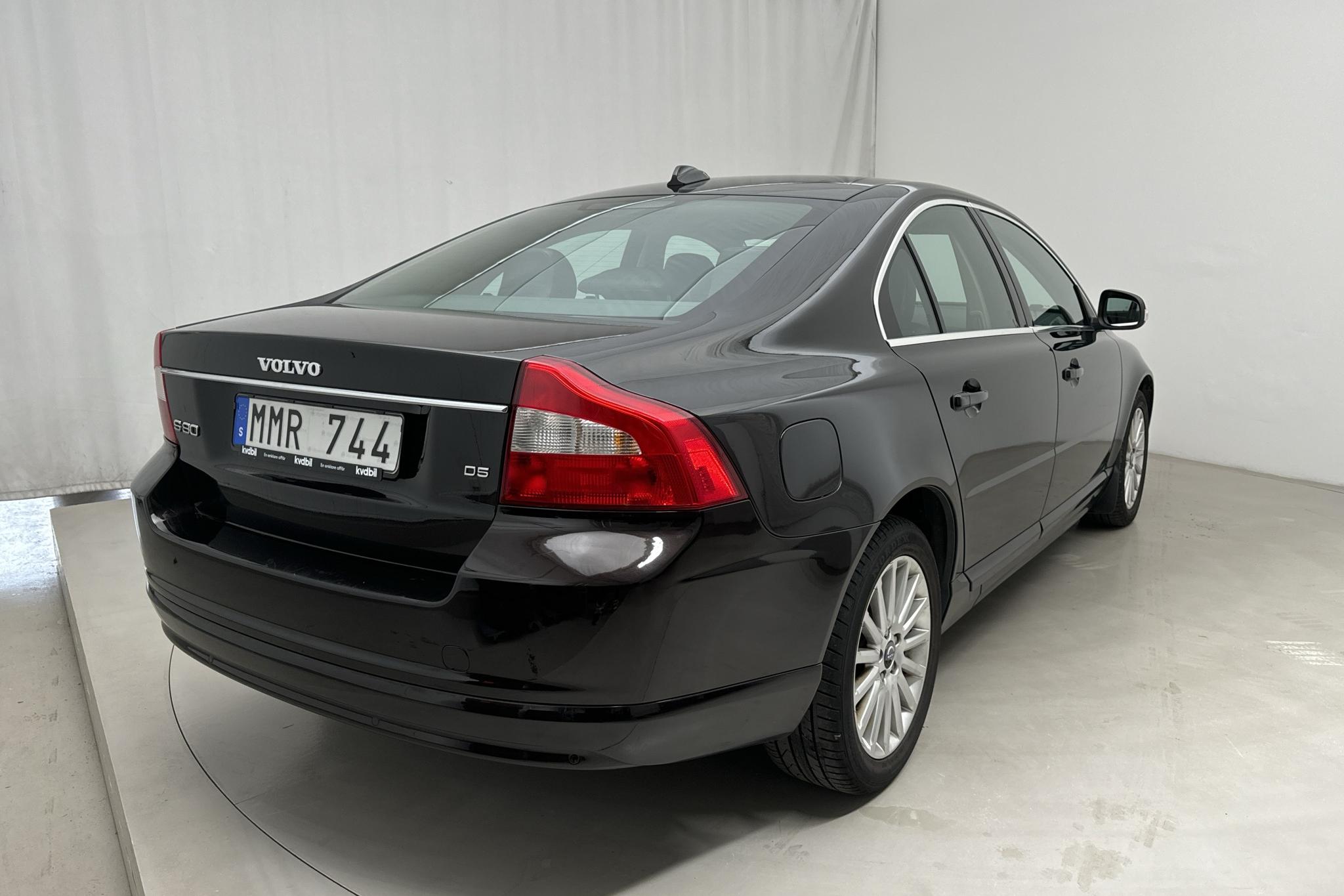 Volvo S80 D5 (185hk) - 259 640 km - Automaattinen - musta - 2008