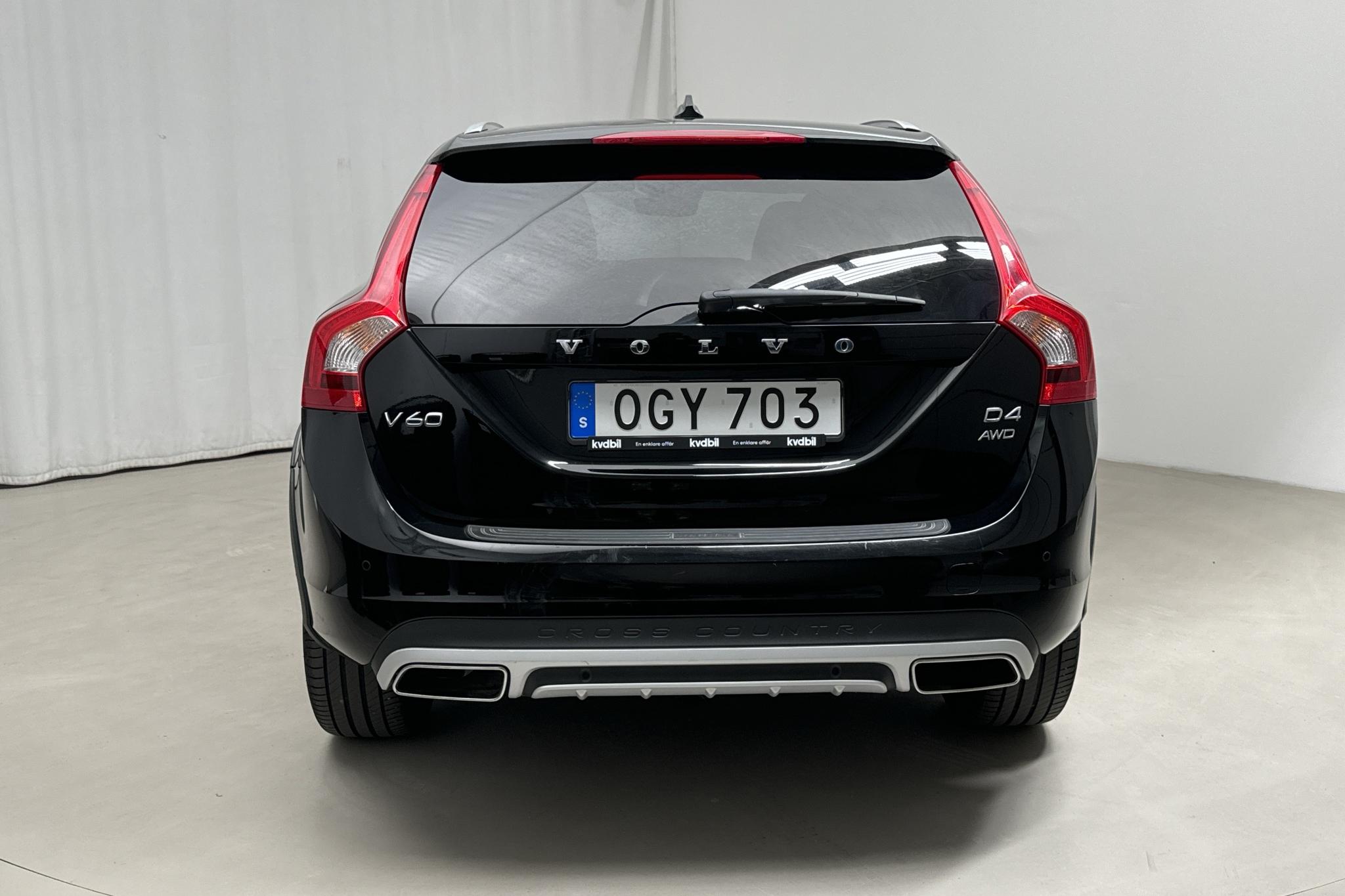 Volvo V60 D4 Cross Country AWD (190hk) - 196 720 km - Automatyczna - czarny - 2017