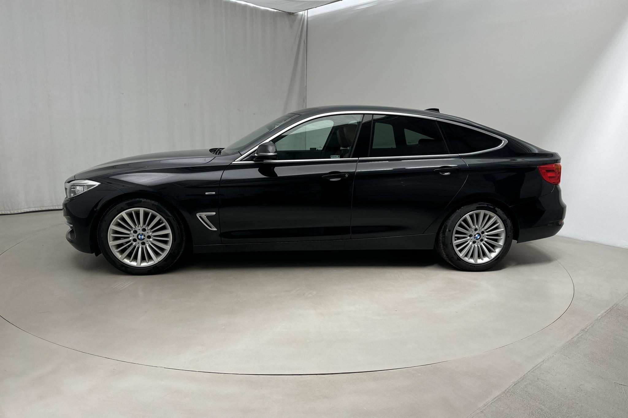 BMW 330d GT xDrive, F34 (258hk) - 14 675 mil - Automat - svart - 2015