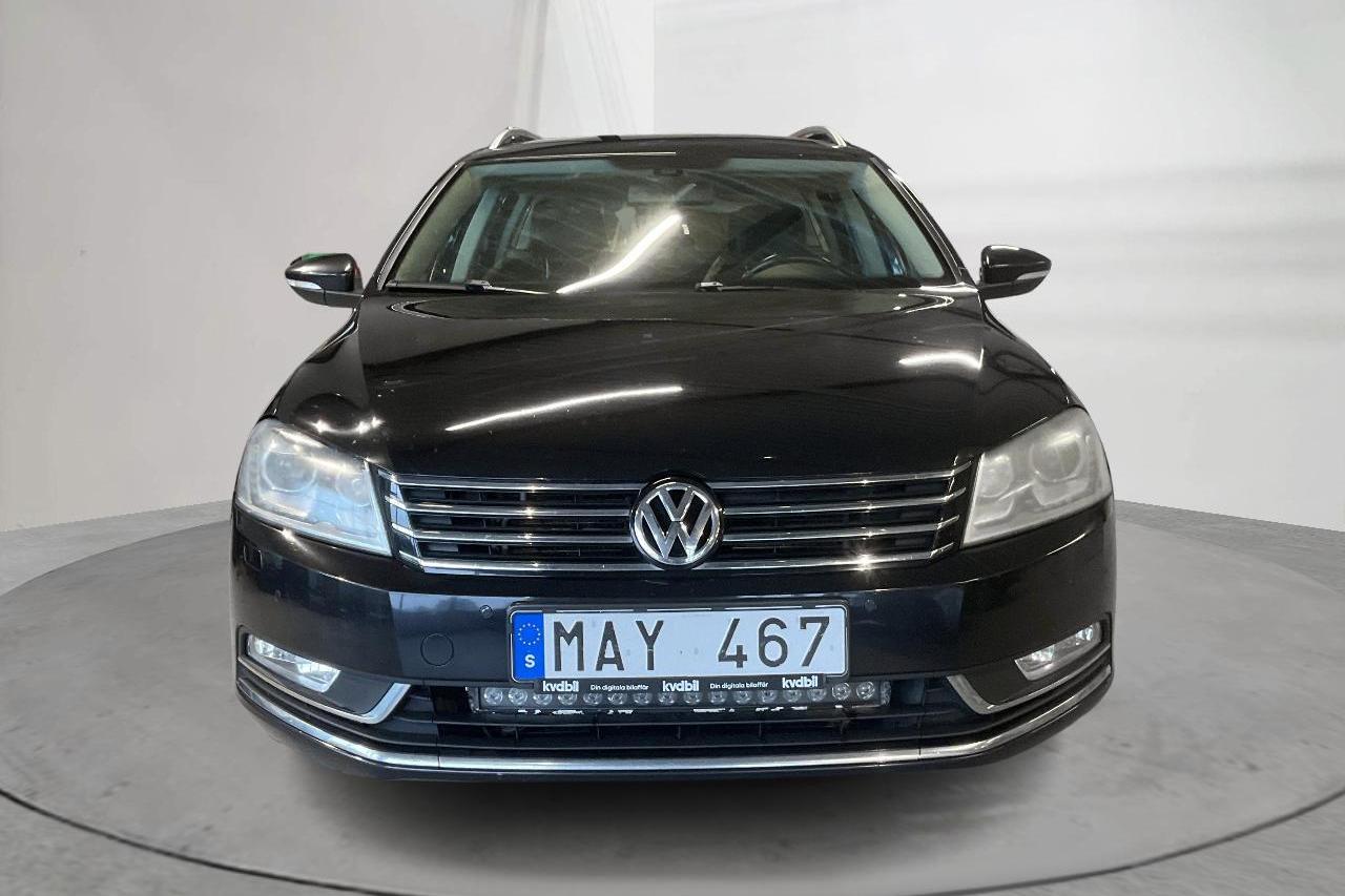 VW Passat 2.0 TDI BlueMotion Technology Variant (170hk) - 251 370 km - Automatic - black - 2012