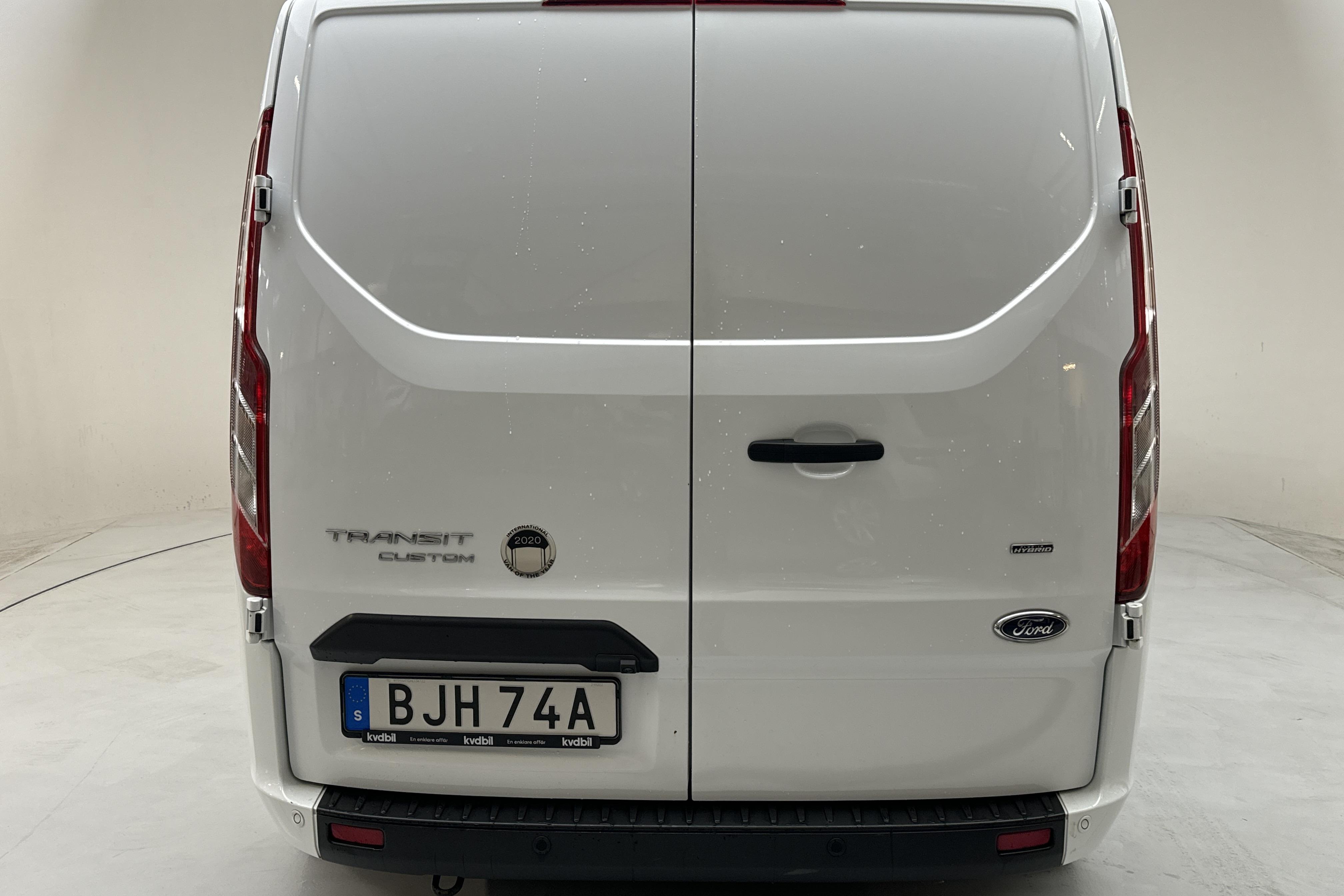 Ford Tourneo Custom 320 PHEV (120hk) - 54 620 km - Automaattinen - valkoinen - 2021