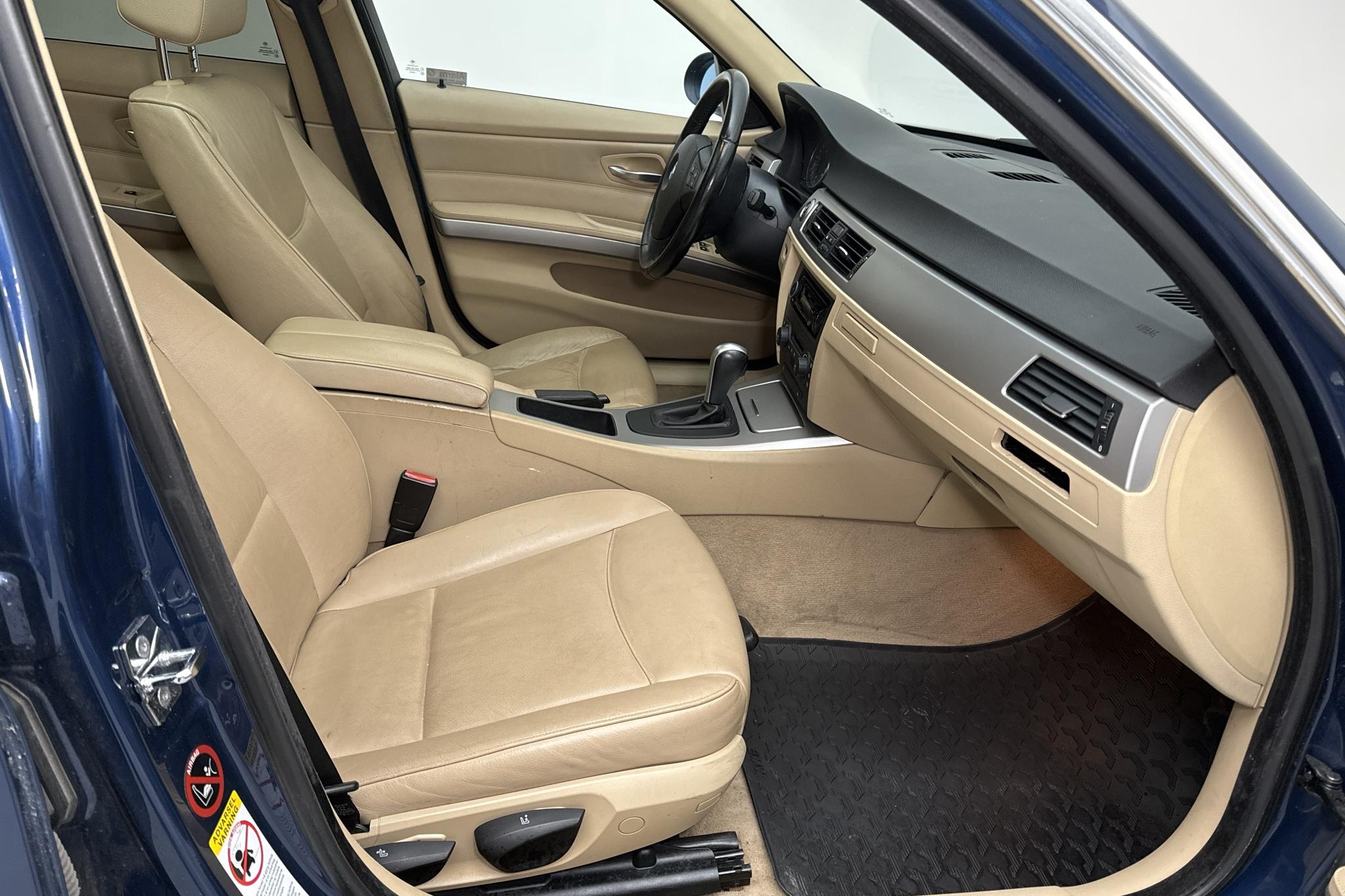 BMW 330i Touring, E91 (258hk) - 263 170 km - Automatic - Dark Blue - 2006