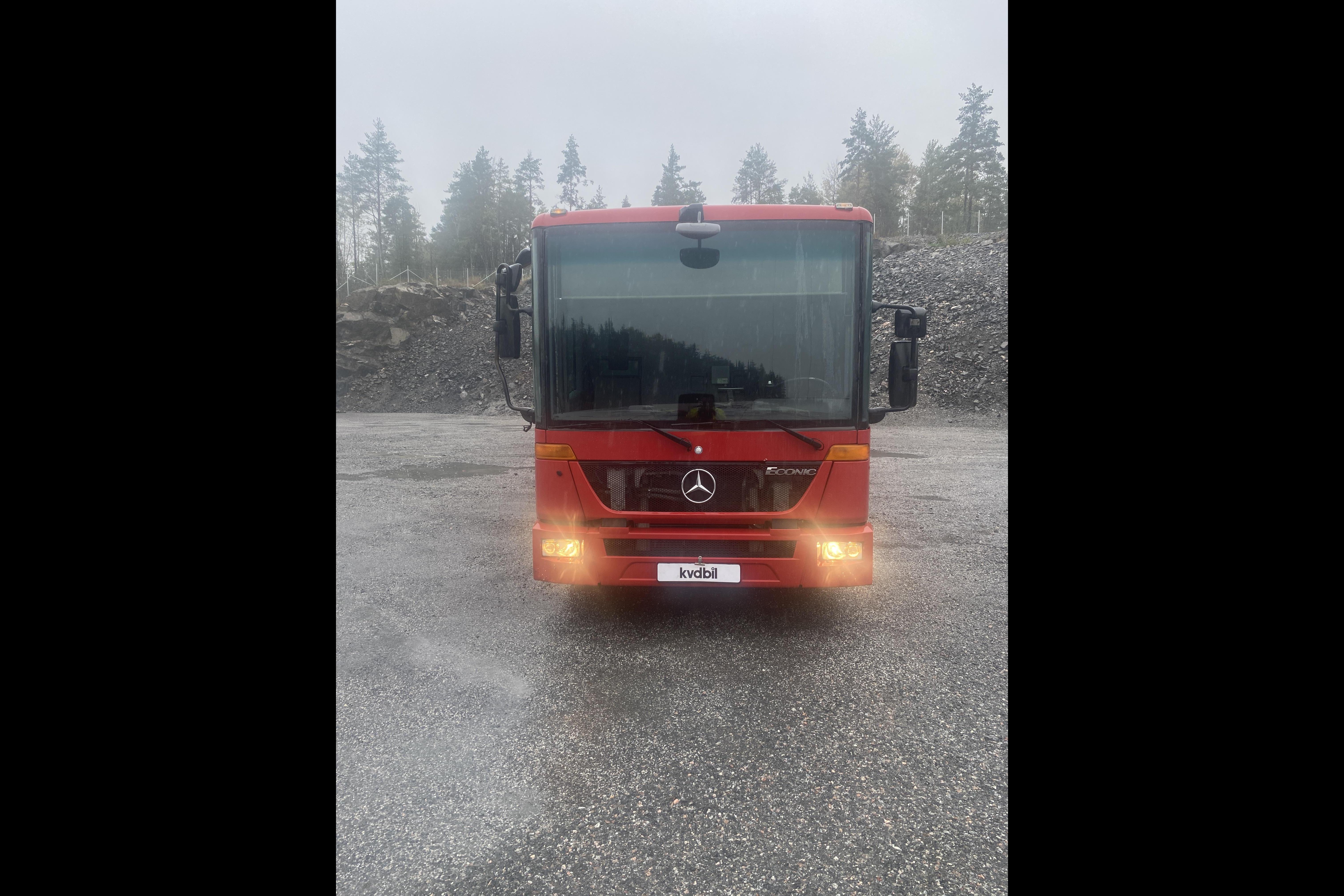 MERCEDES 2628G L/NLA - 112 090 km - Automatyczna - czerwony - 2012