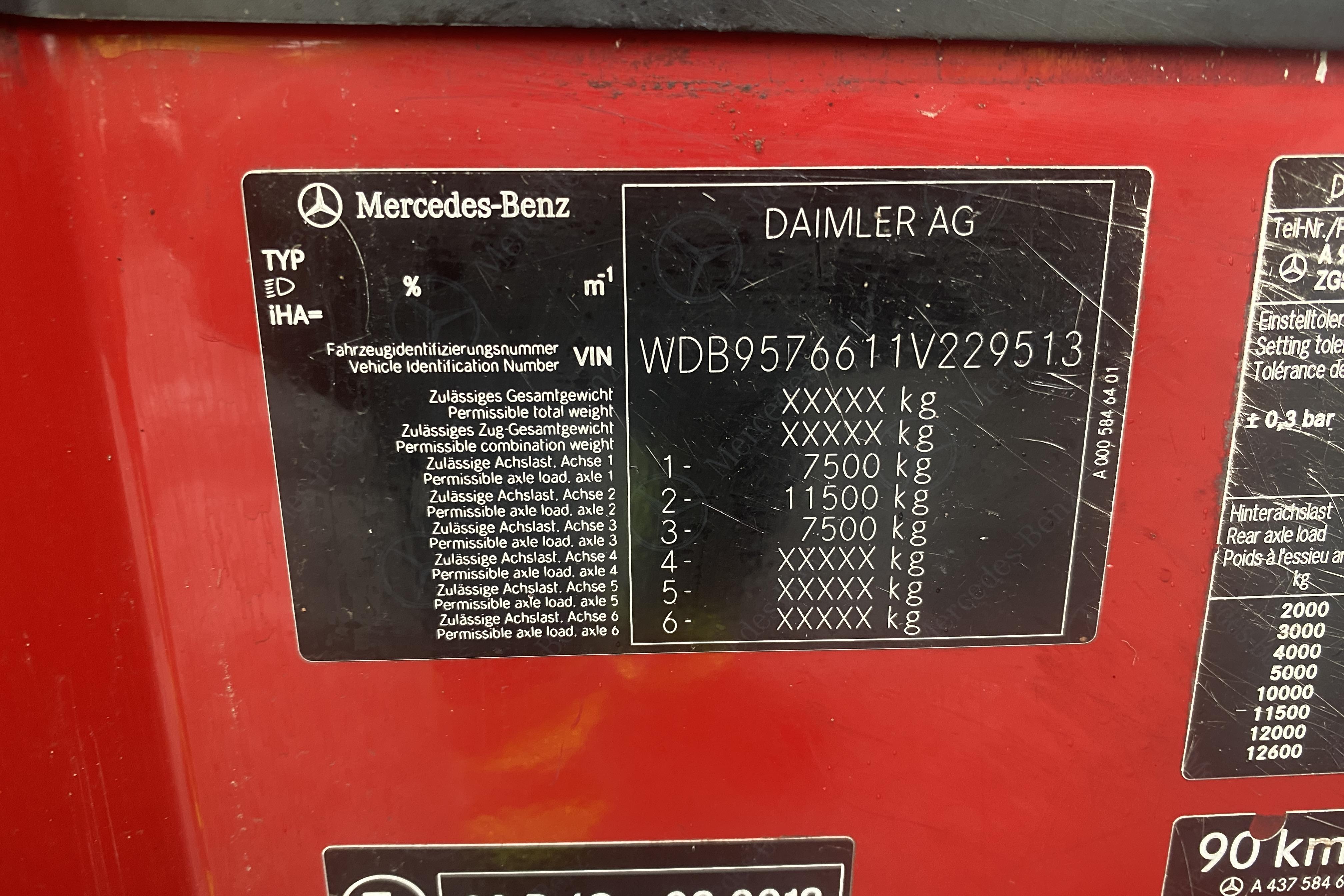 MERCEDES 2628G L/NLA - 112 090 km - Automatyczna - czerwony - 2012