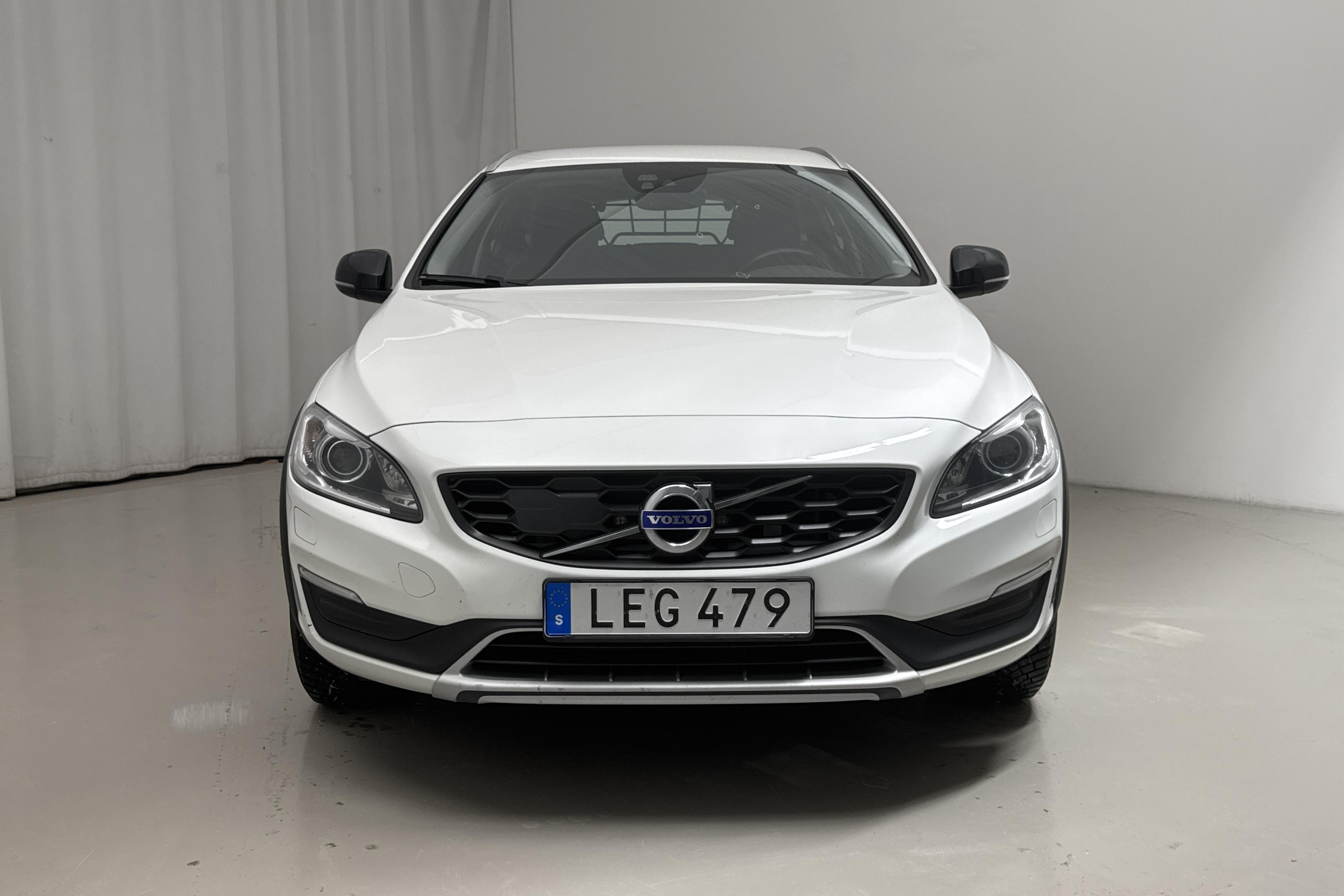 Volvo V60 D3 Cross Country (150hk) - 10 520 mil - Automat - vit - 2018