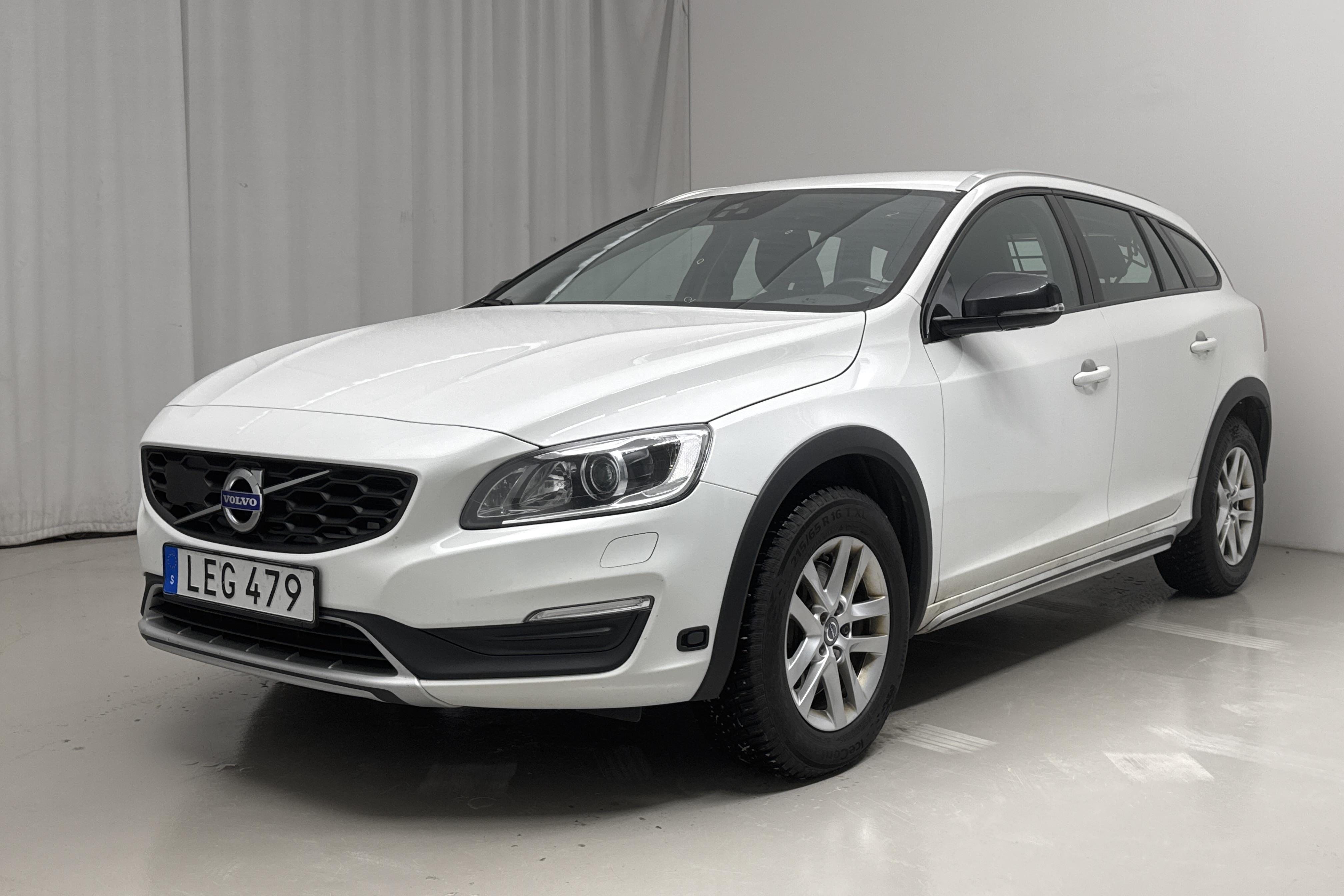 Volvo V60 D3 Cross Country (150hk) - 10 520 mil - Automat - vit - 2018