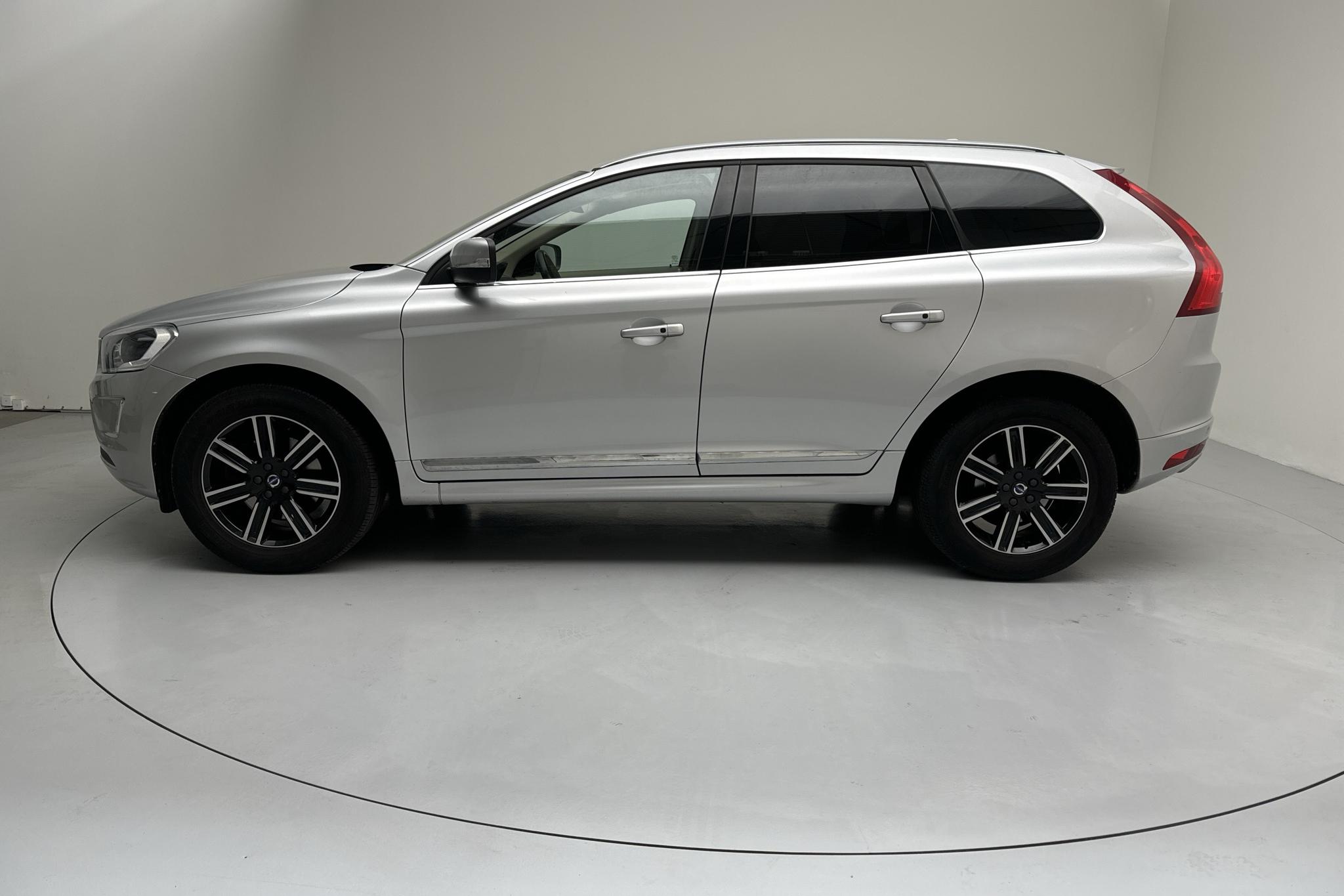 Volvo XC60 D4 AWD (220hk) - 69 410 km - Automaatne - hõbe - 2017