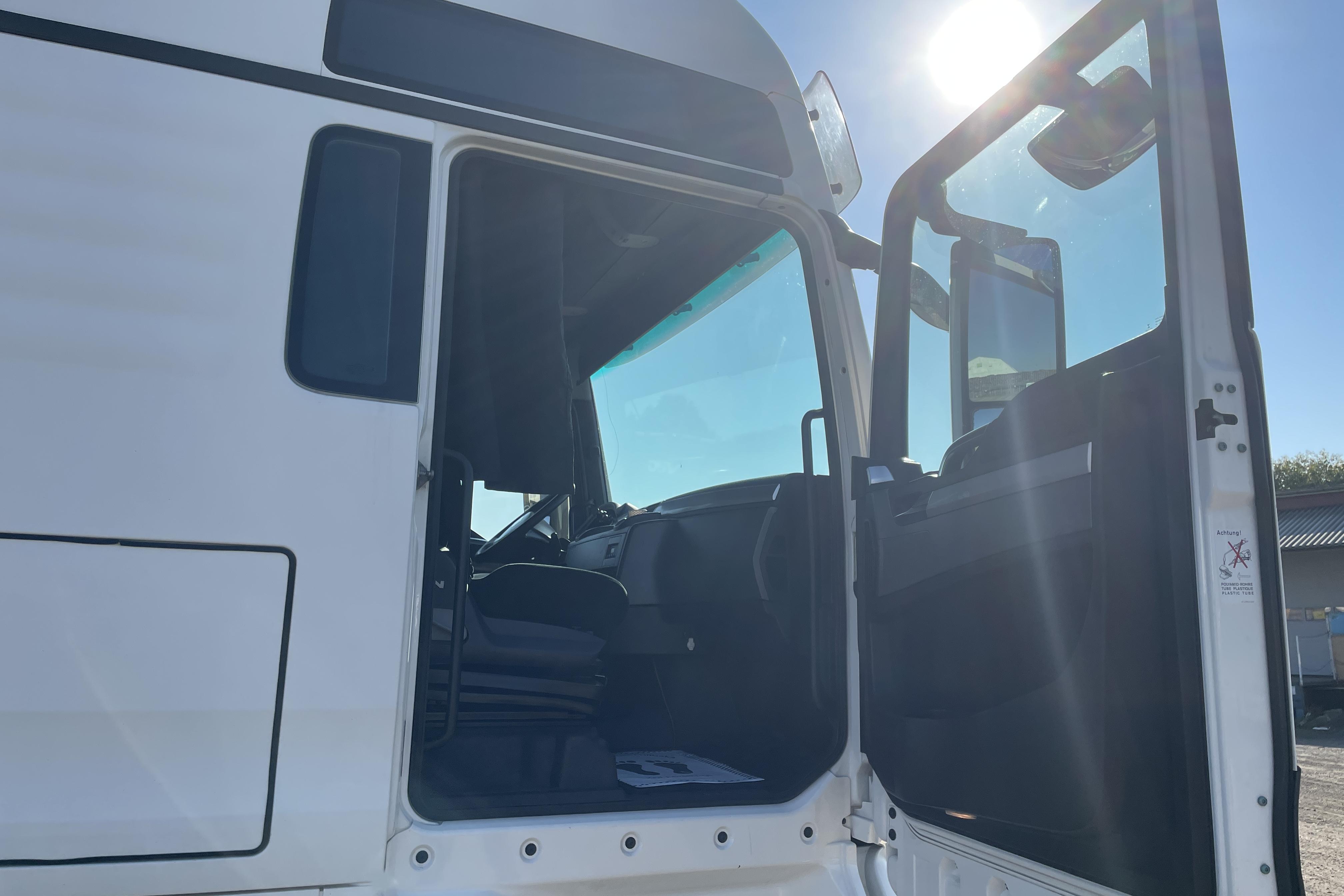 MAN TGX 28.480 - 898 222 km - Automatic - white - 2015